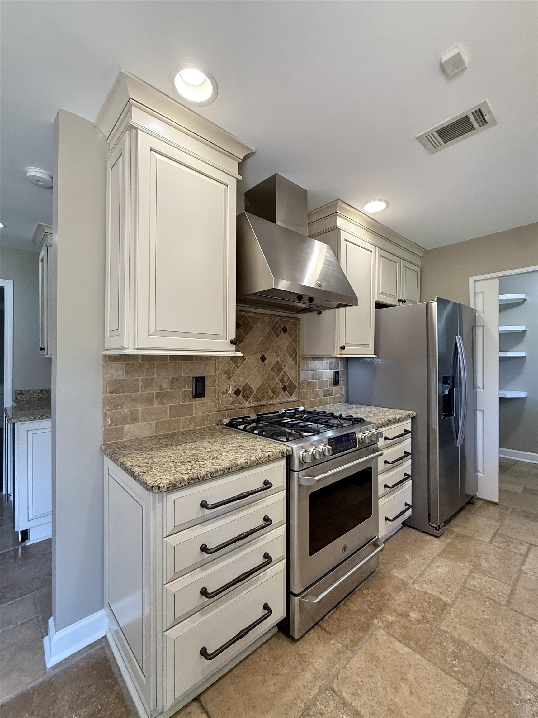 8152 Pine Crk W Property Photo 10