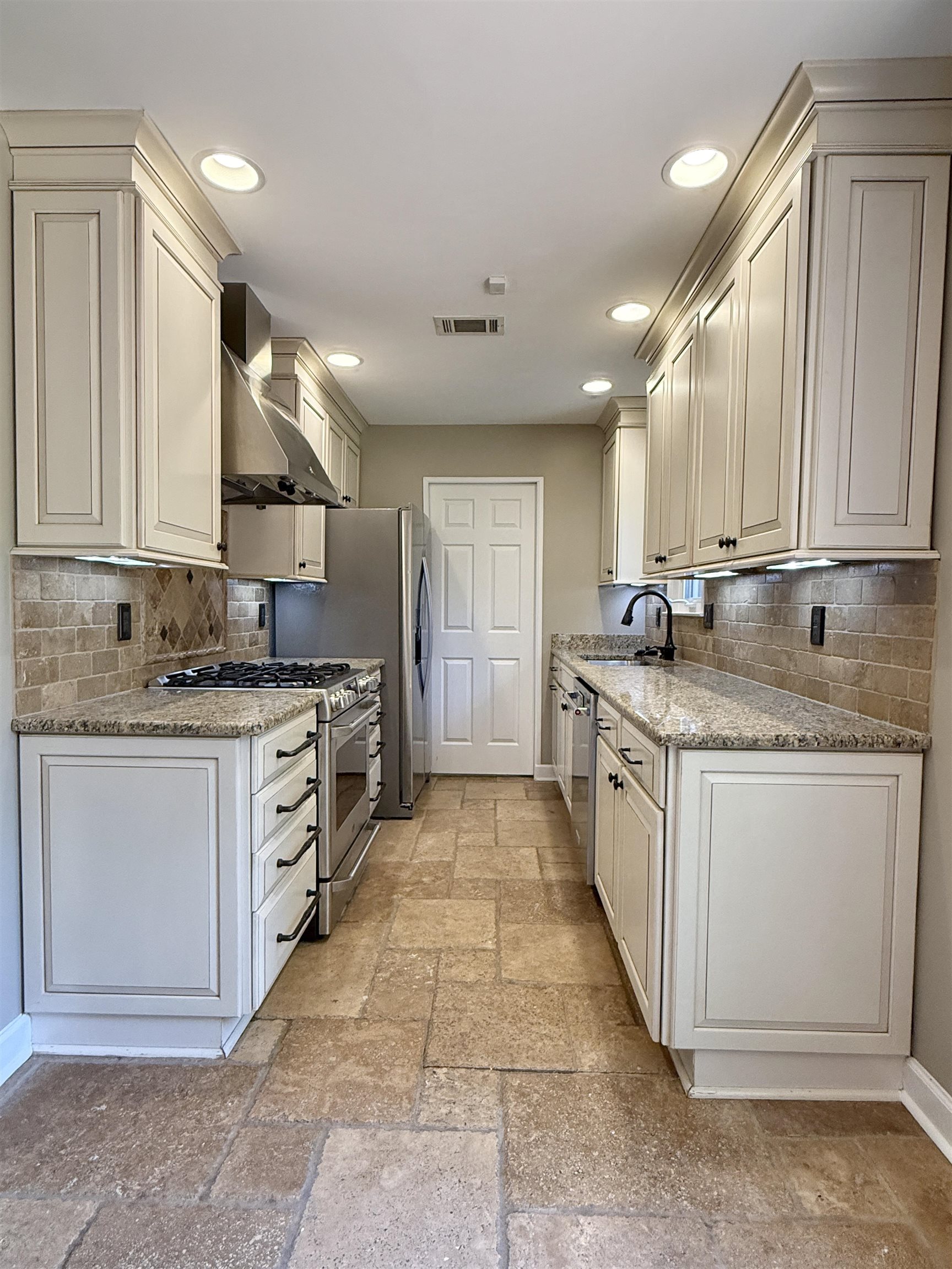 8152 Pine Crk W Property Photo 11