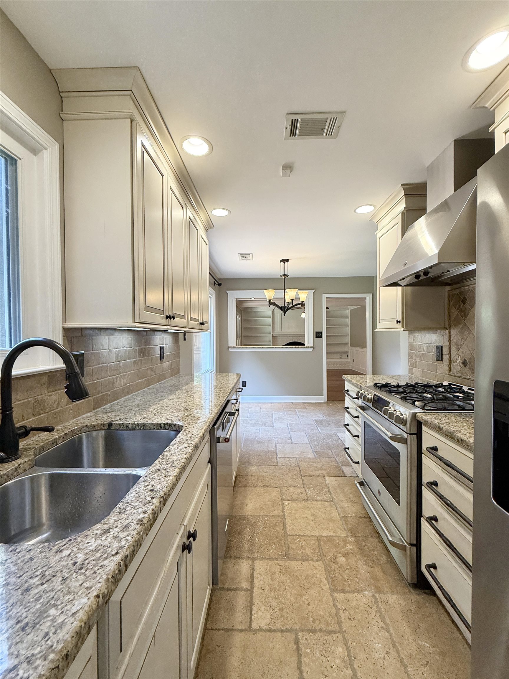 8152 Pine Crk W Property Photo 12