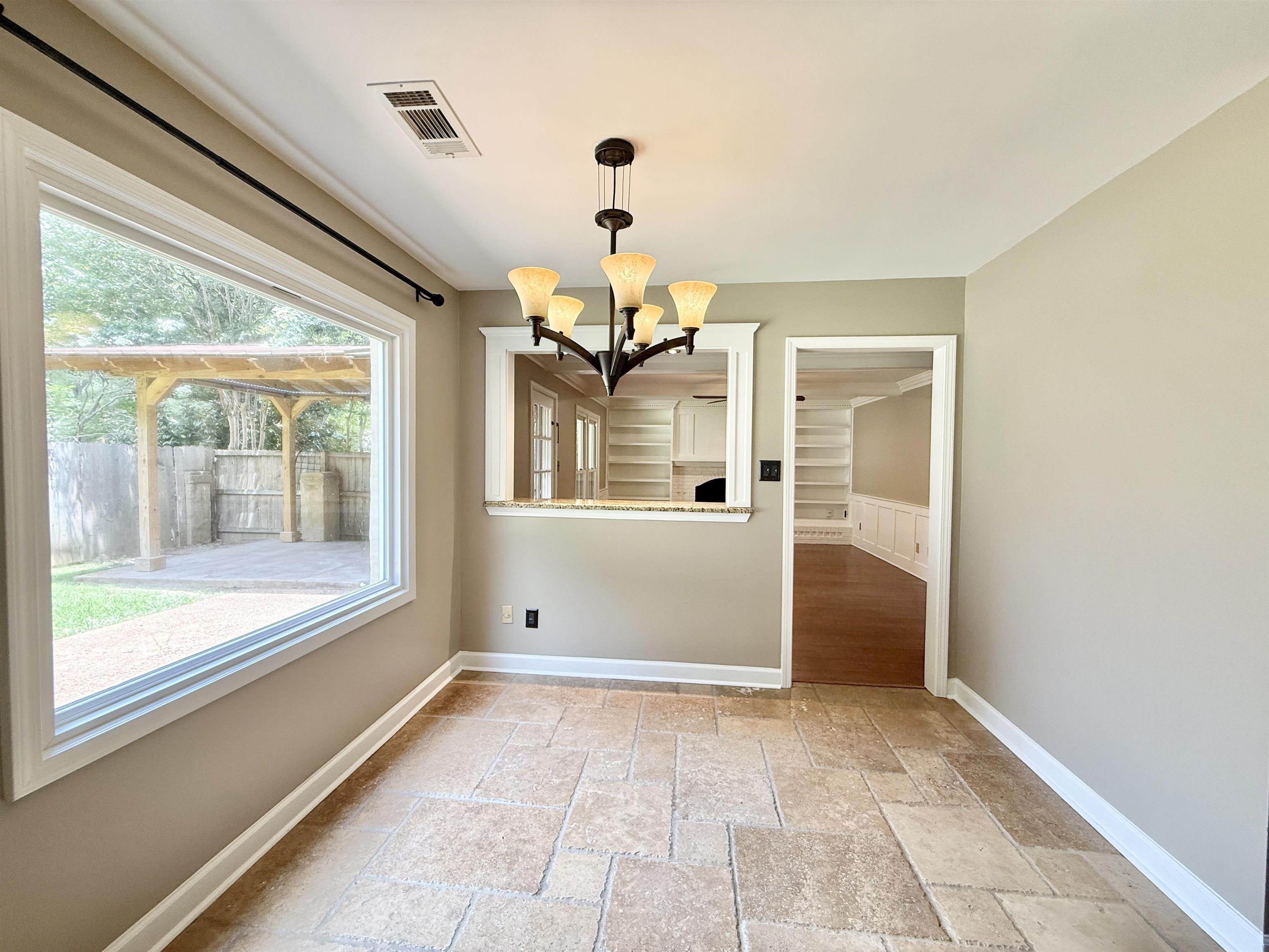 8152 Pine Crk W Property Photo 13