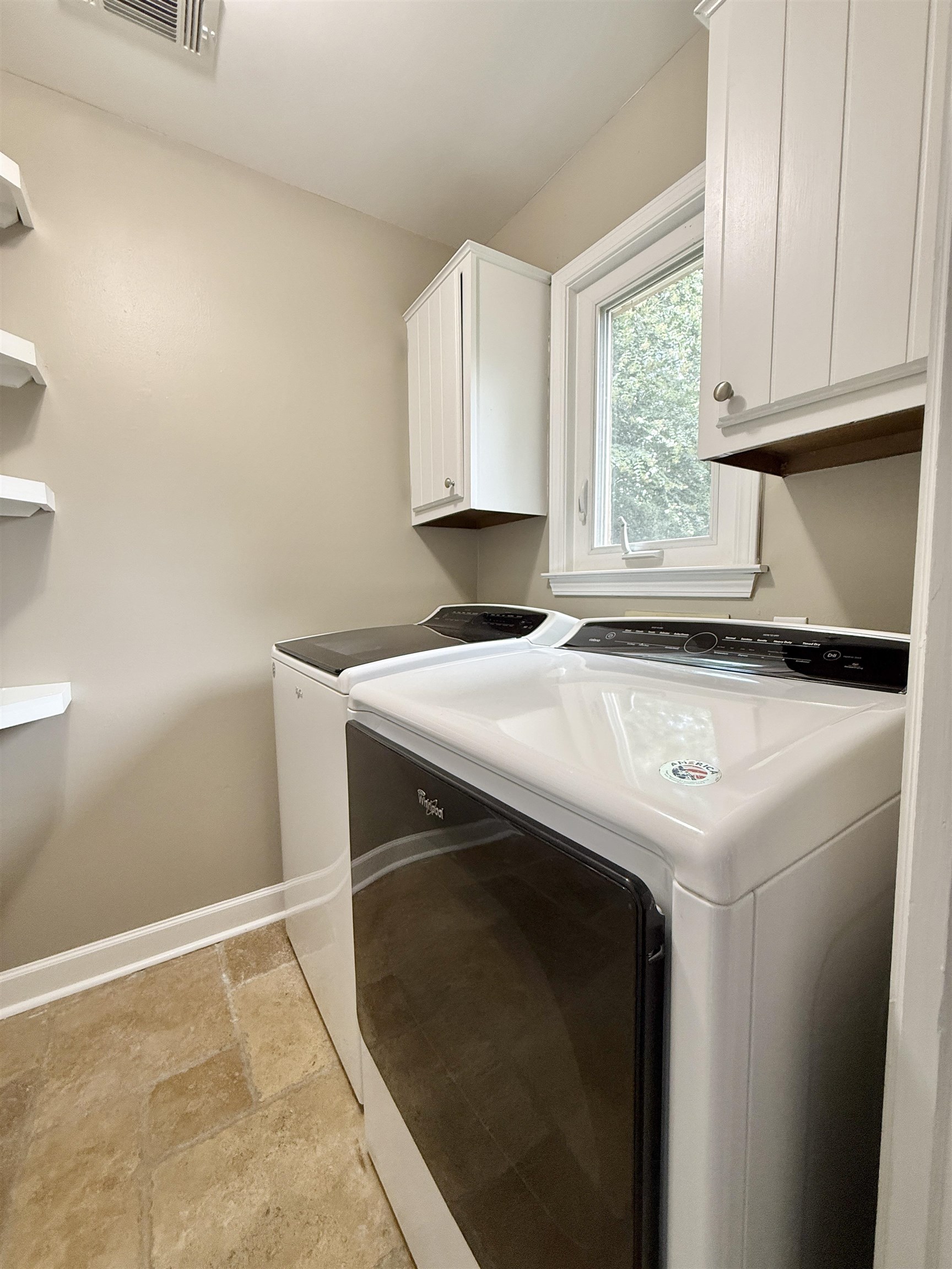 8152 Pine Crk W Property Photo 15