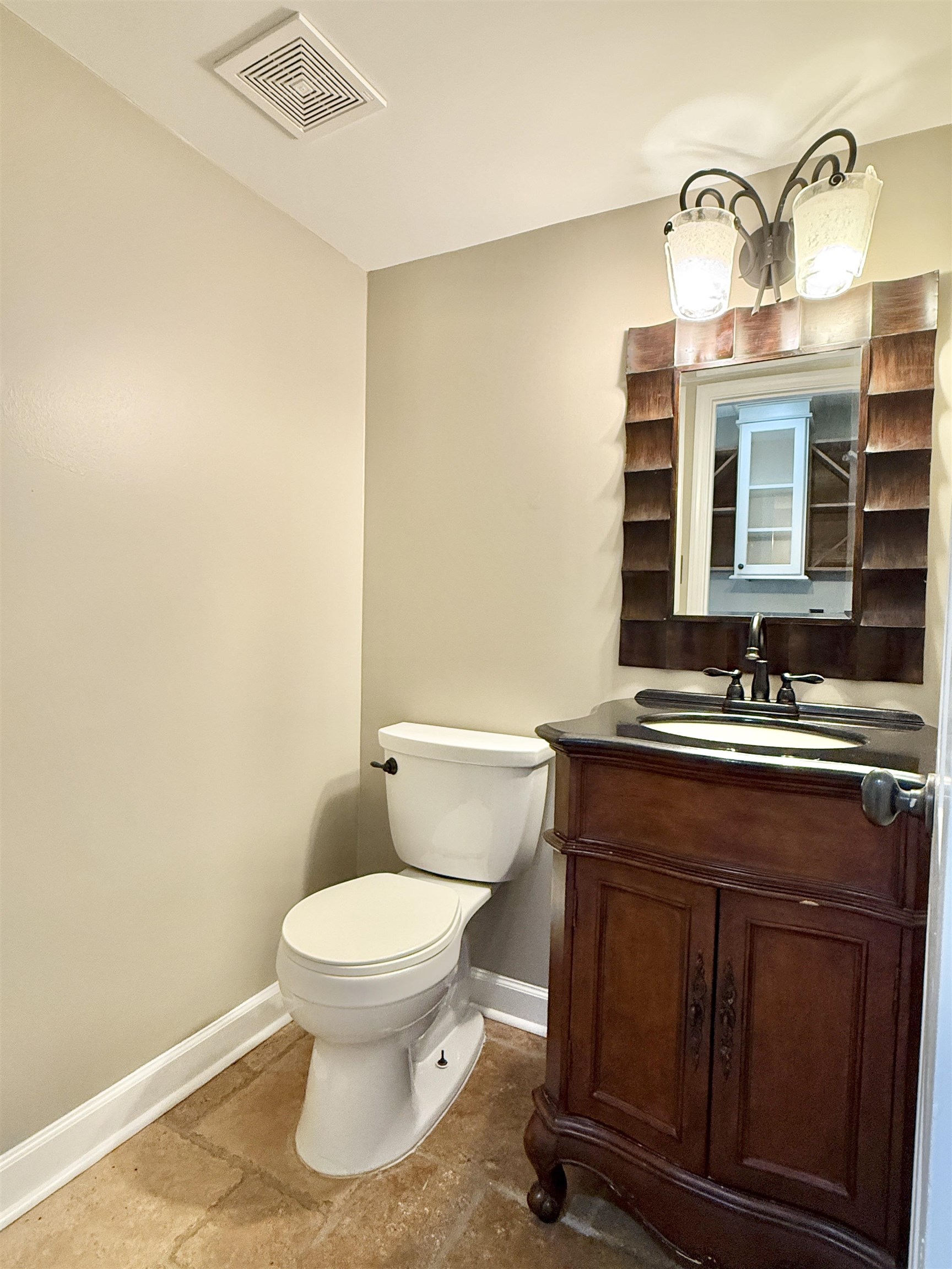8152 Pine Crk W Property Photo 16