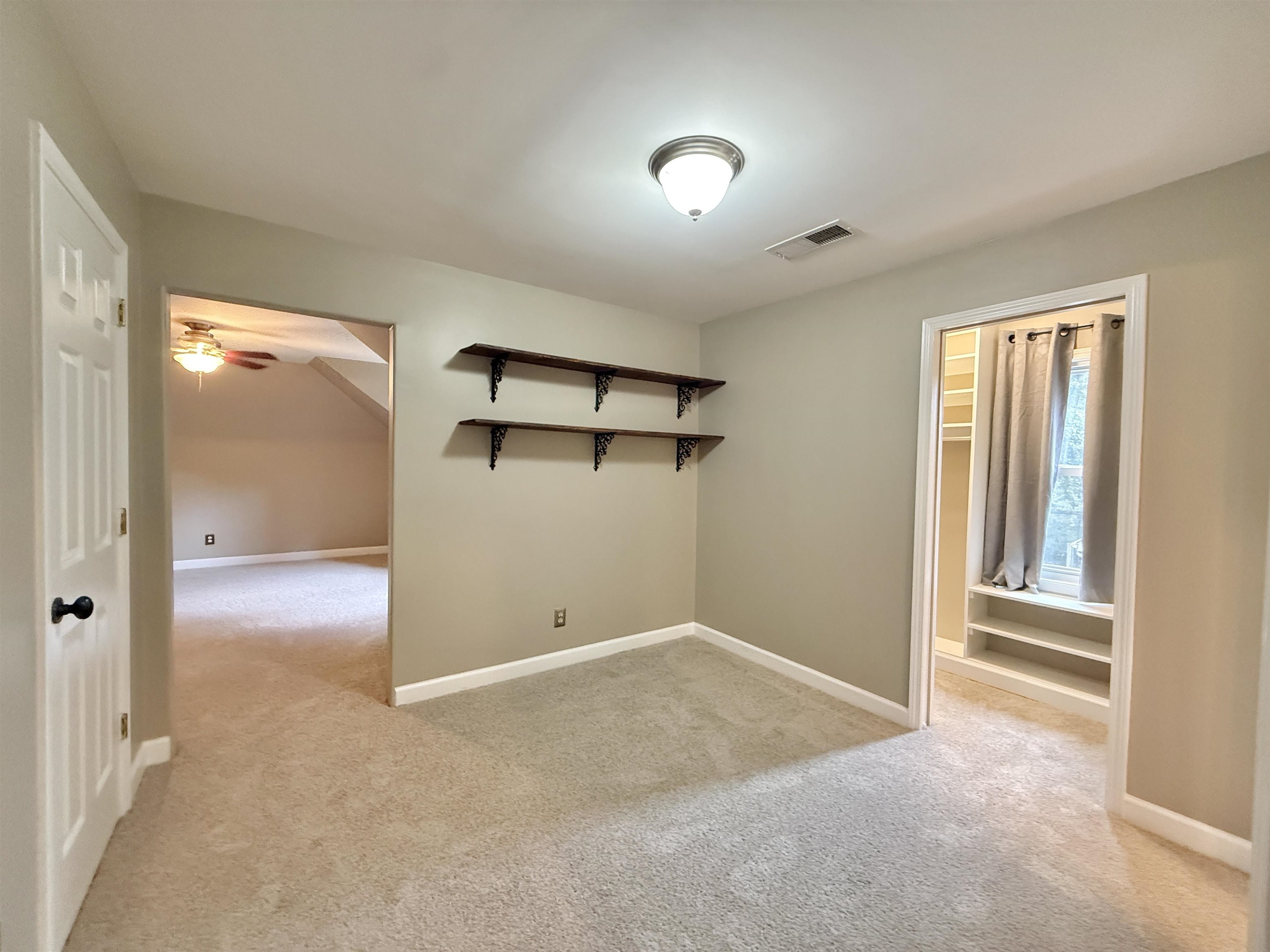 8152 Pine Crk W Property Photo 18