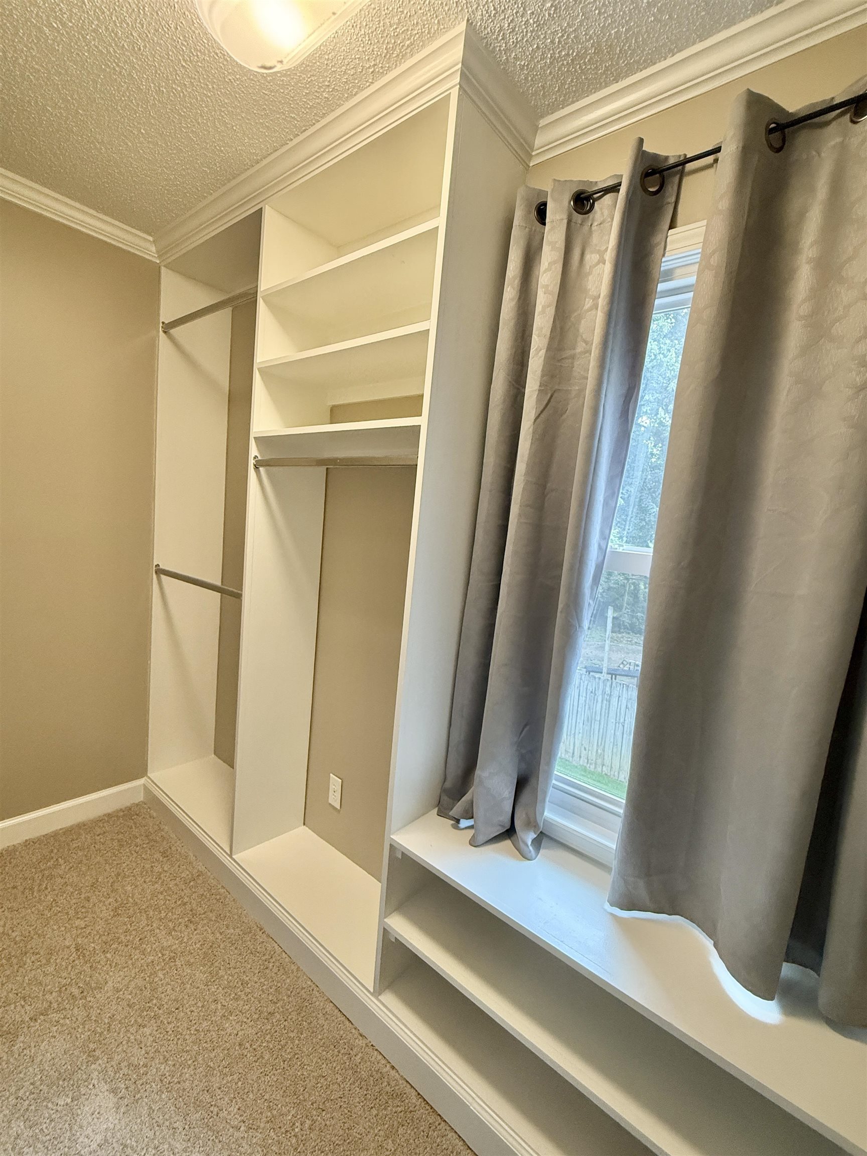 8152 Pine Crk W Property Photo 20