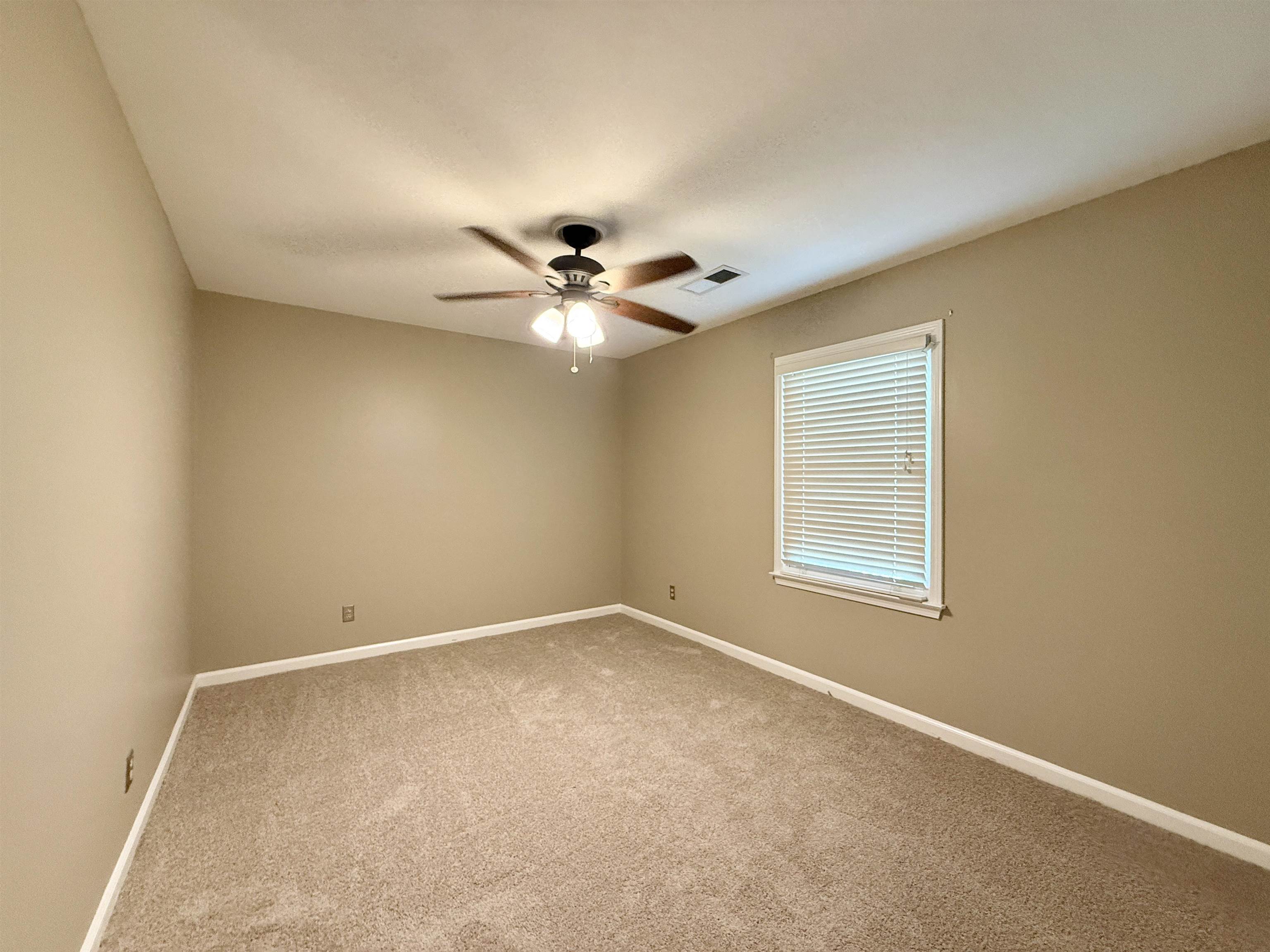 8152 Pine Crk W Property Photo 25