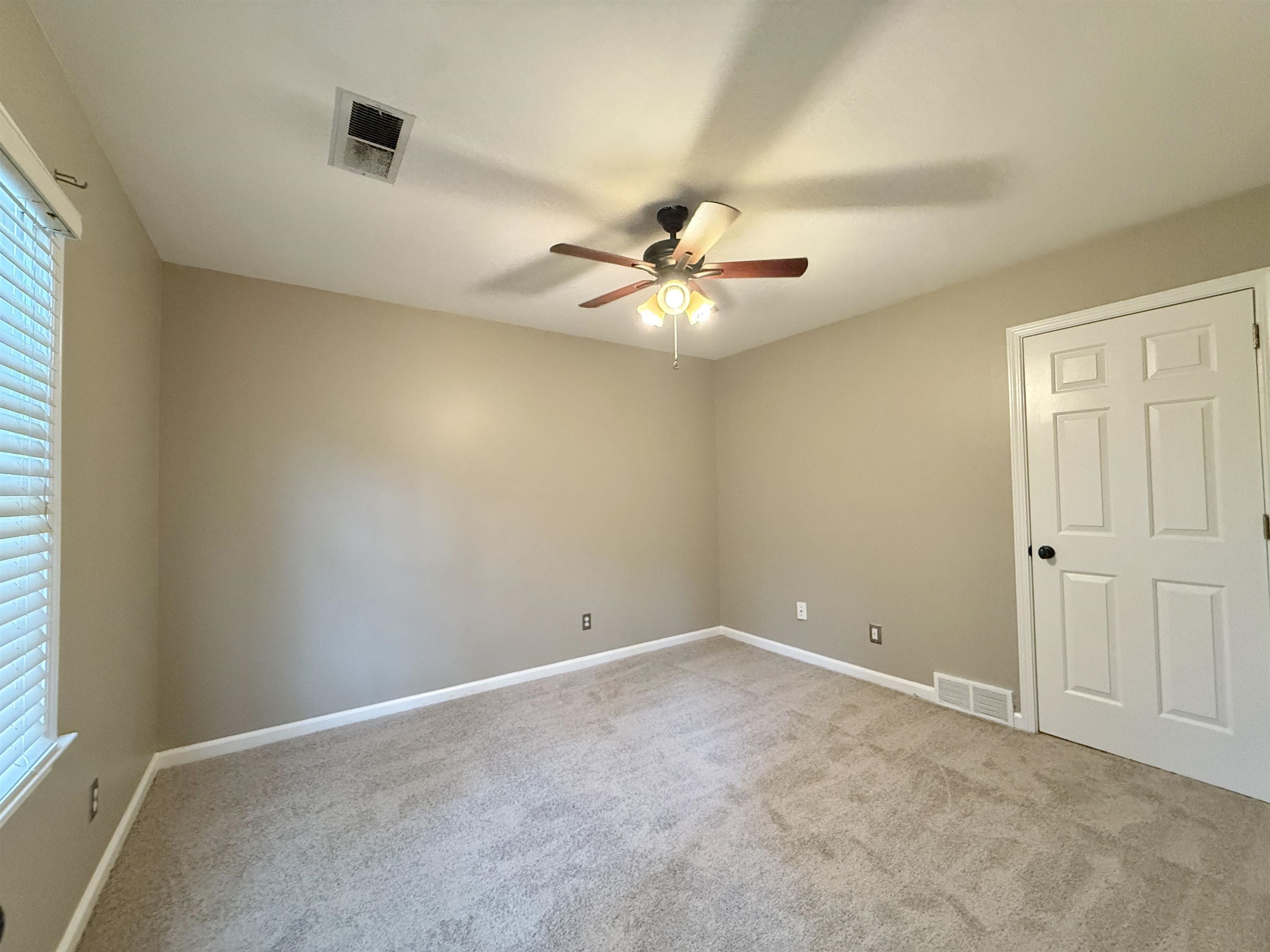 8152 Pine Crk W Property Photo 27