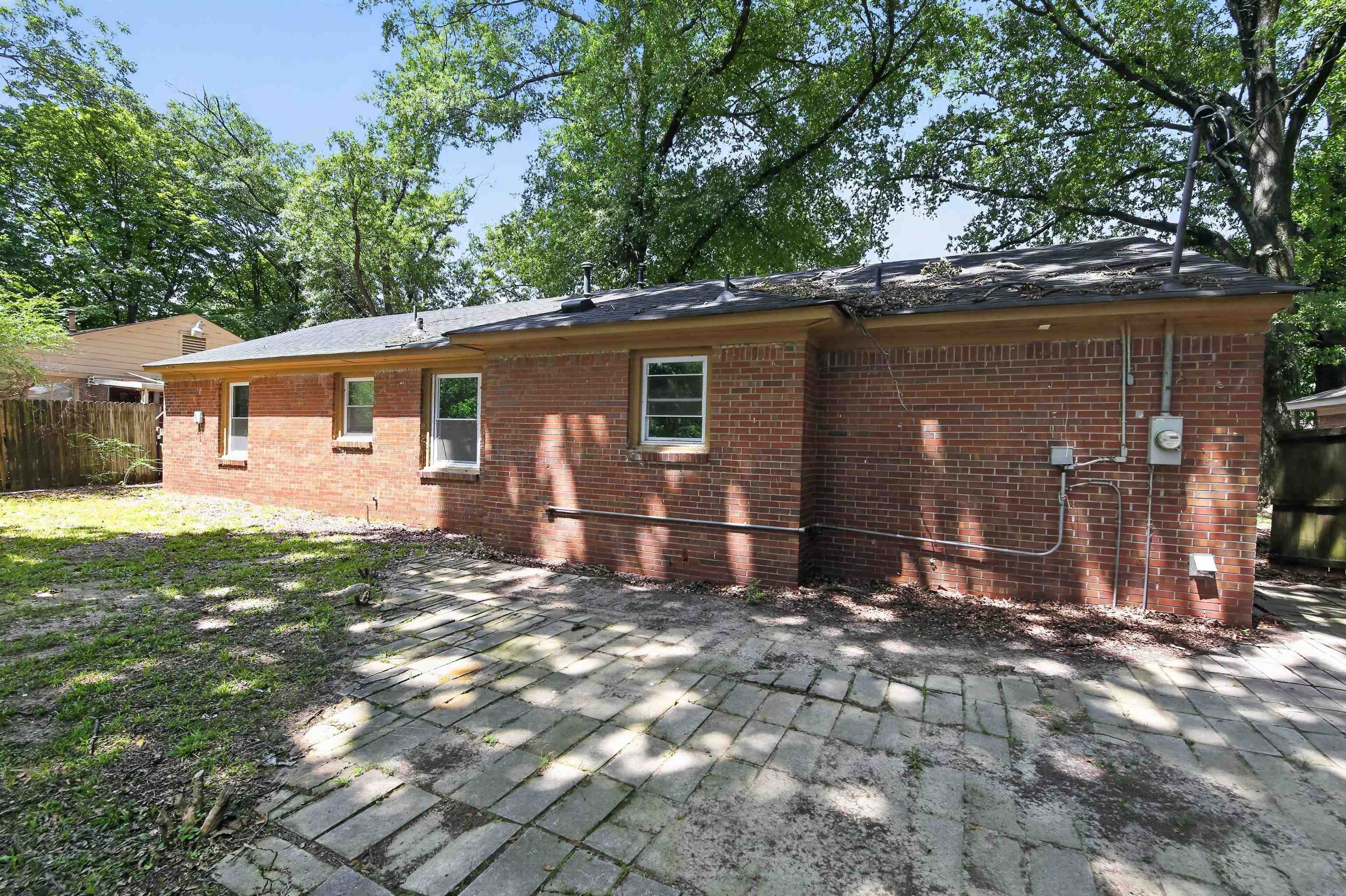1548 S Perkins Rd Property Photo 4