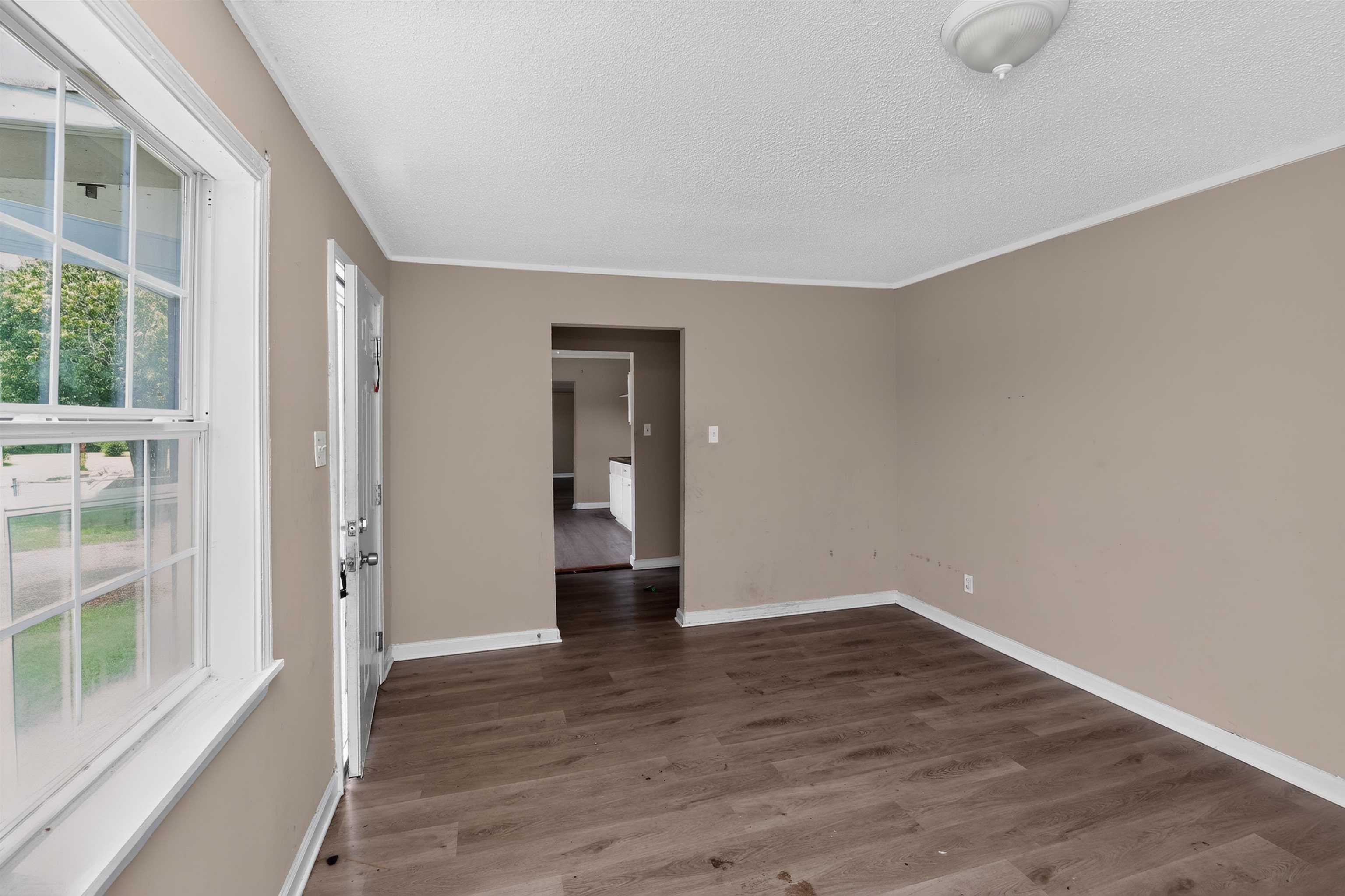 882 Leacrest Ave Property Photo 6