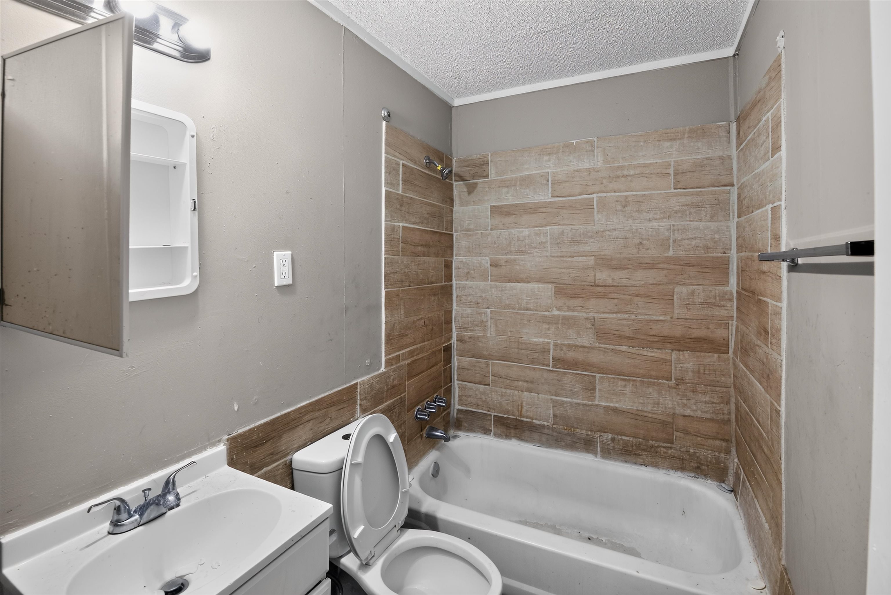 882 Leacrest Ave Property Photo 27