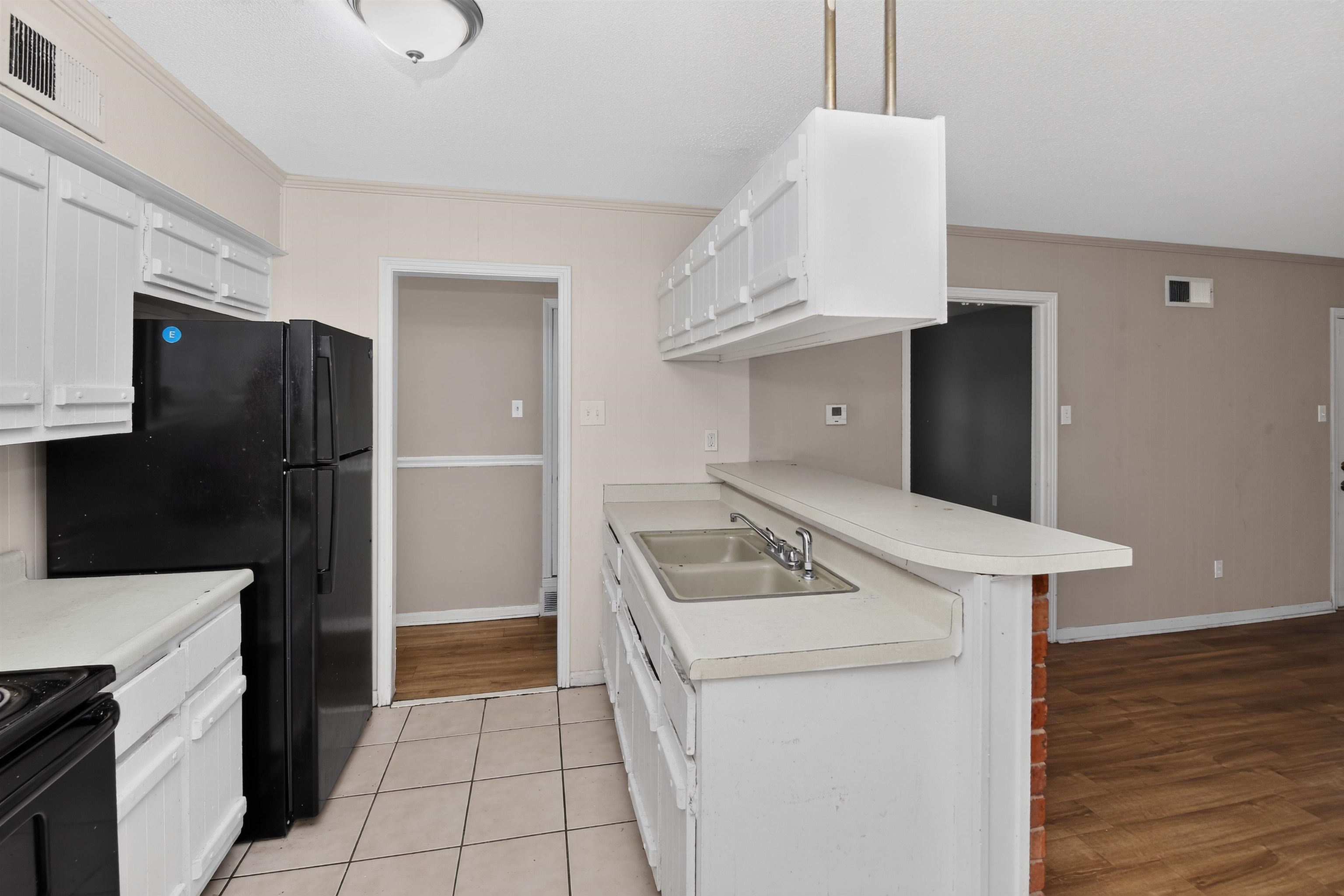 5042 Andover Dr Property Photo 6