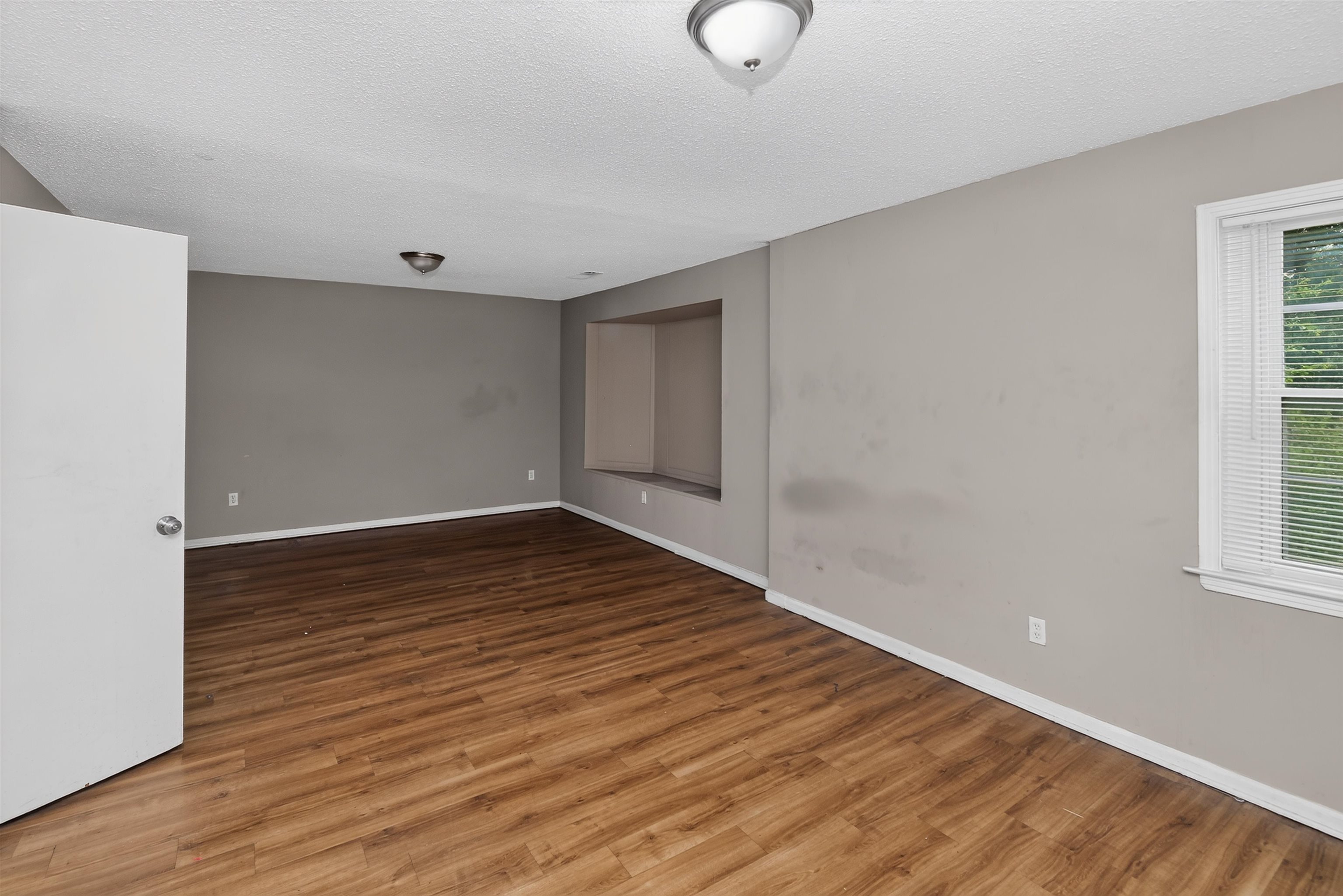 5042 Andover Dr Property Photo 16