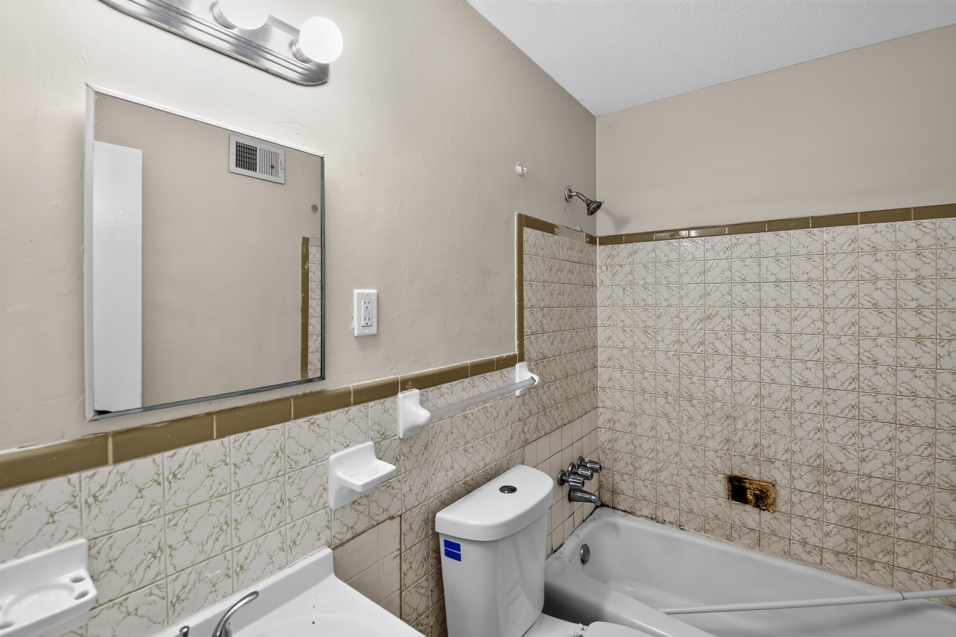 5042 Andover Dr Property Photo 18