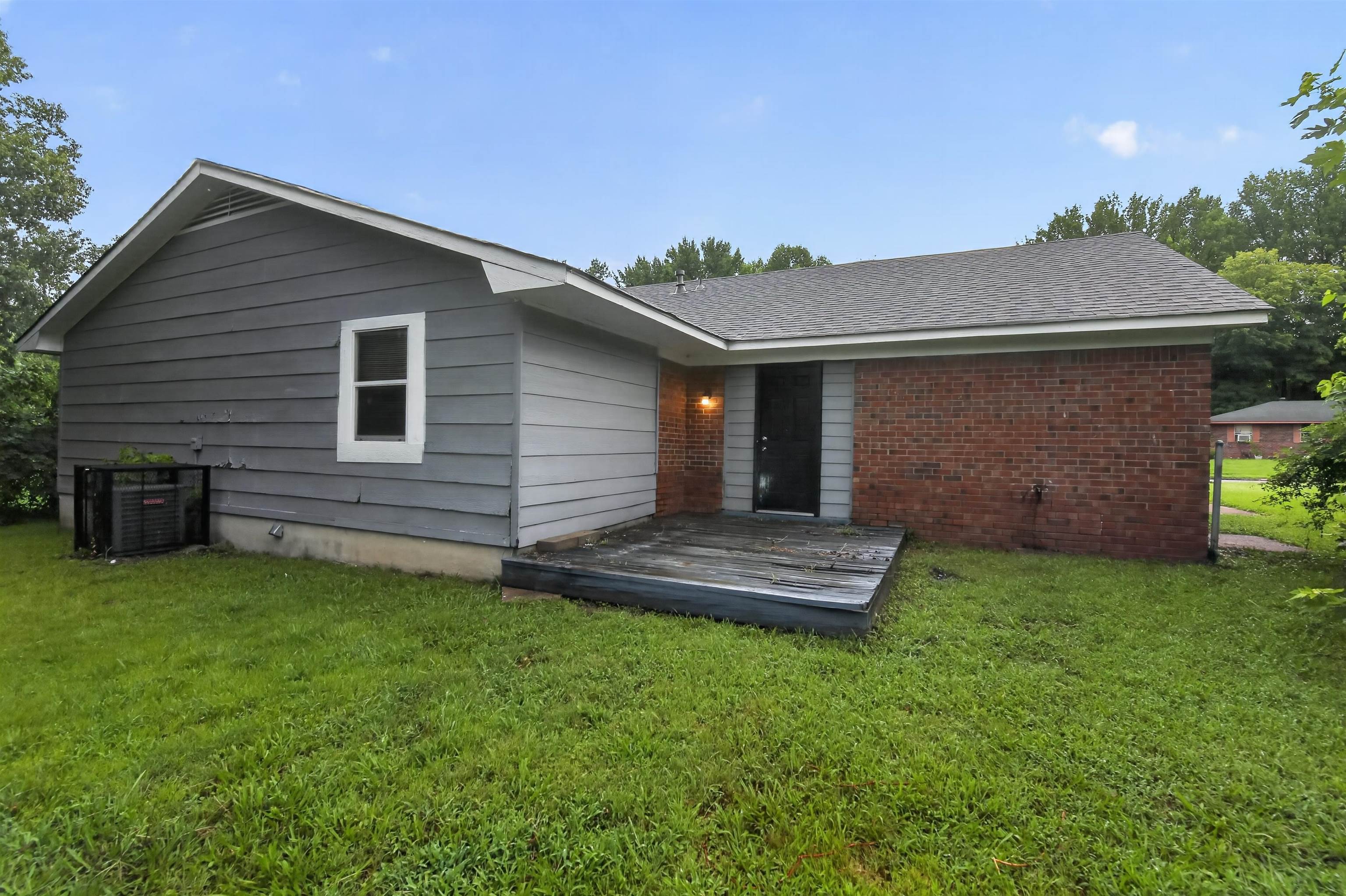 5042 Andover Dr Property Photo 20