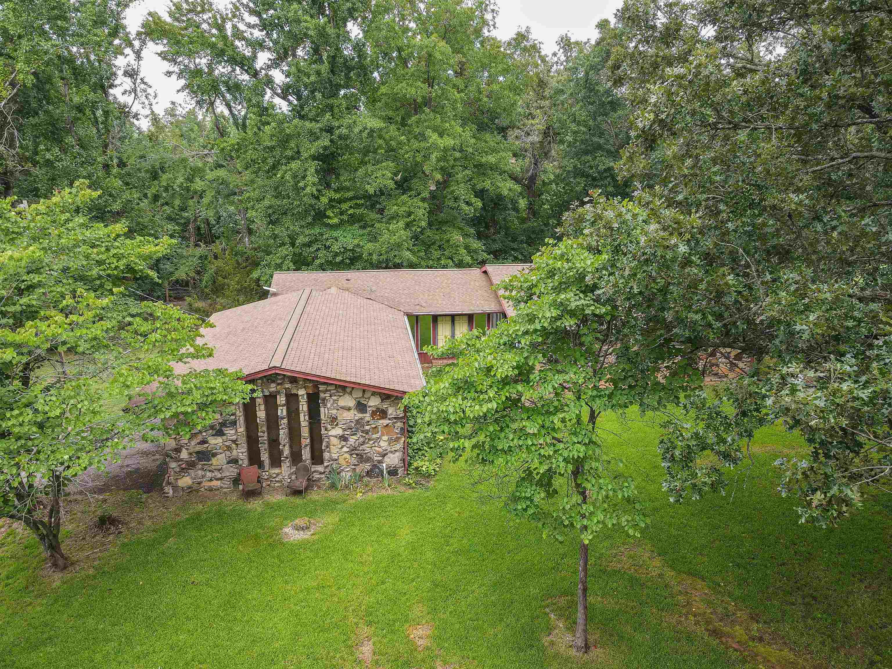 2029 Chewalla Rd Property Photo 2