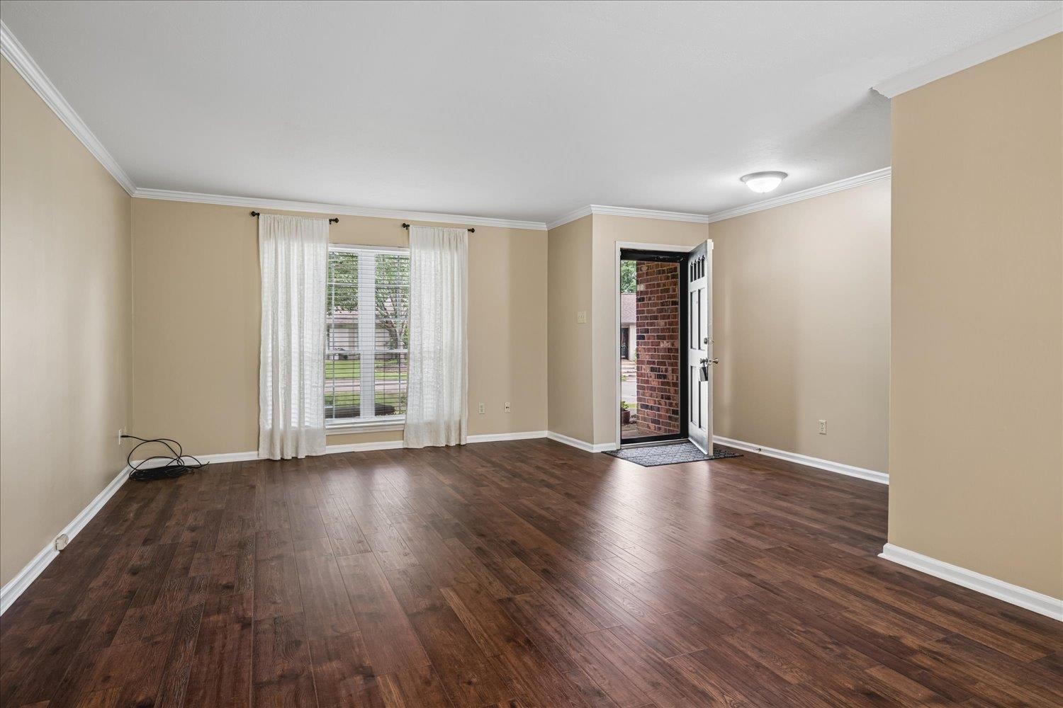 1690 Hobbits Glen Dr 29 Property Photo 4