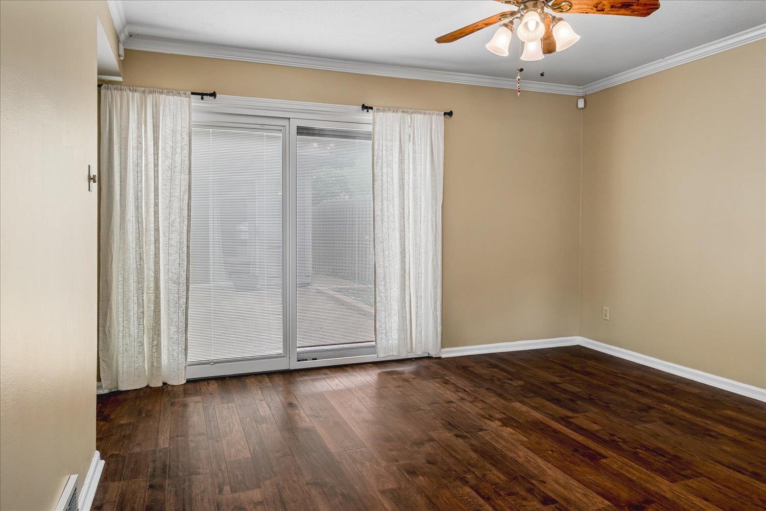 1690 Hobbits Glen Dr 29 Property Photo 6