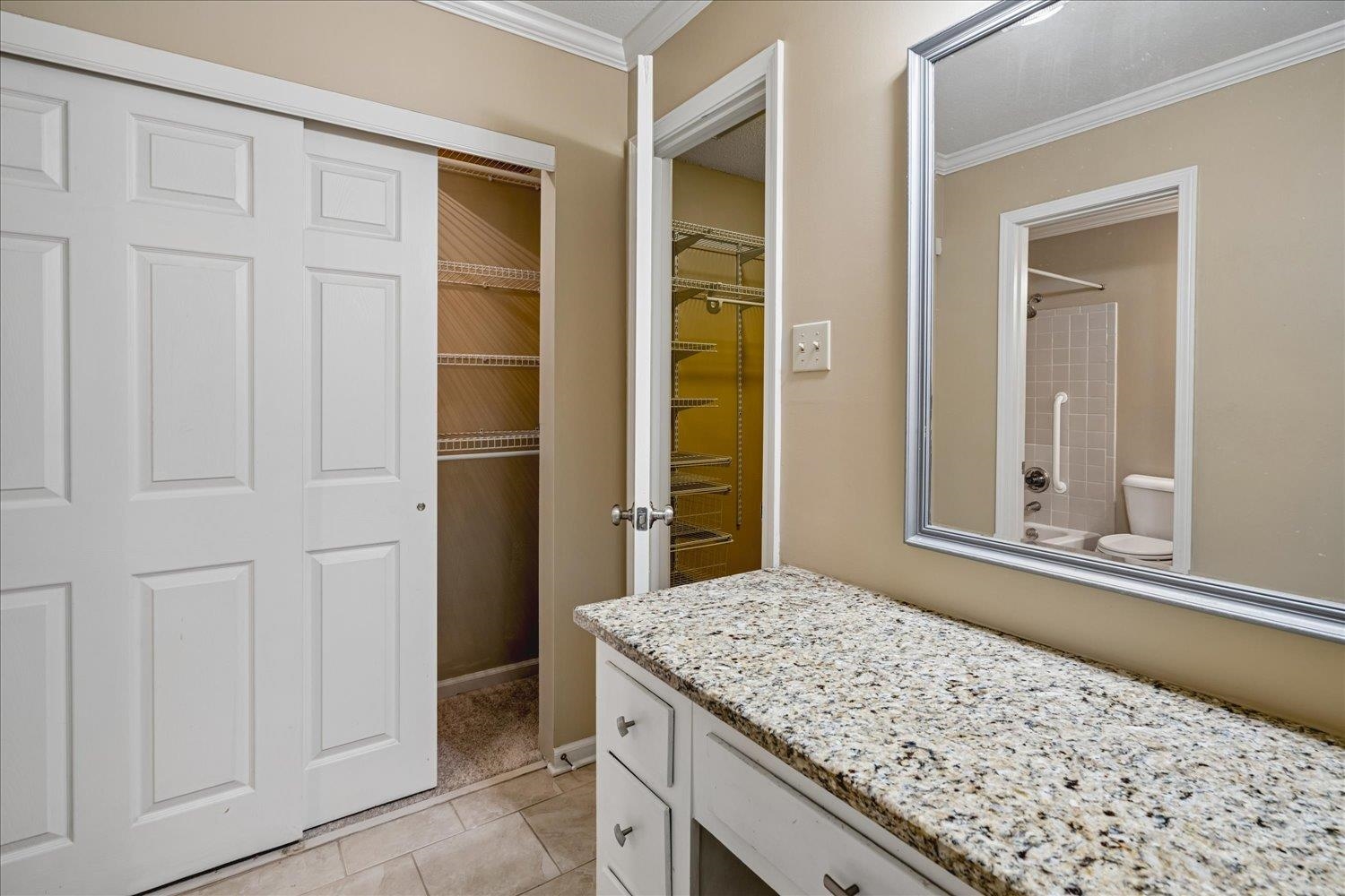 1690 Hobbits Glen Dr 29 Property Photo 18