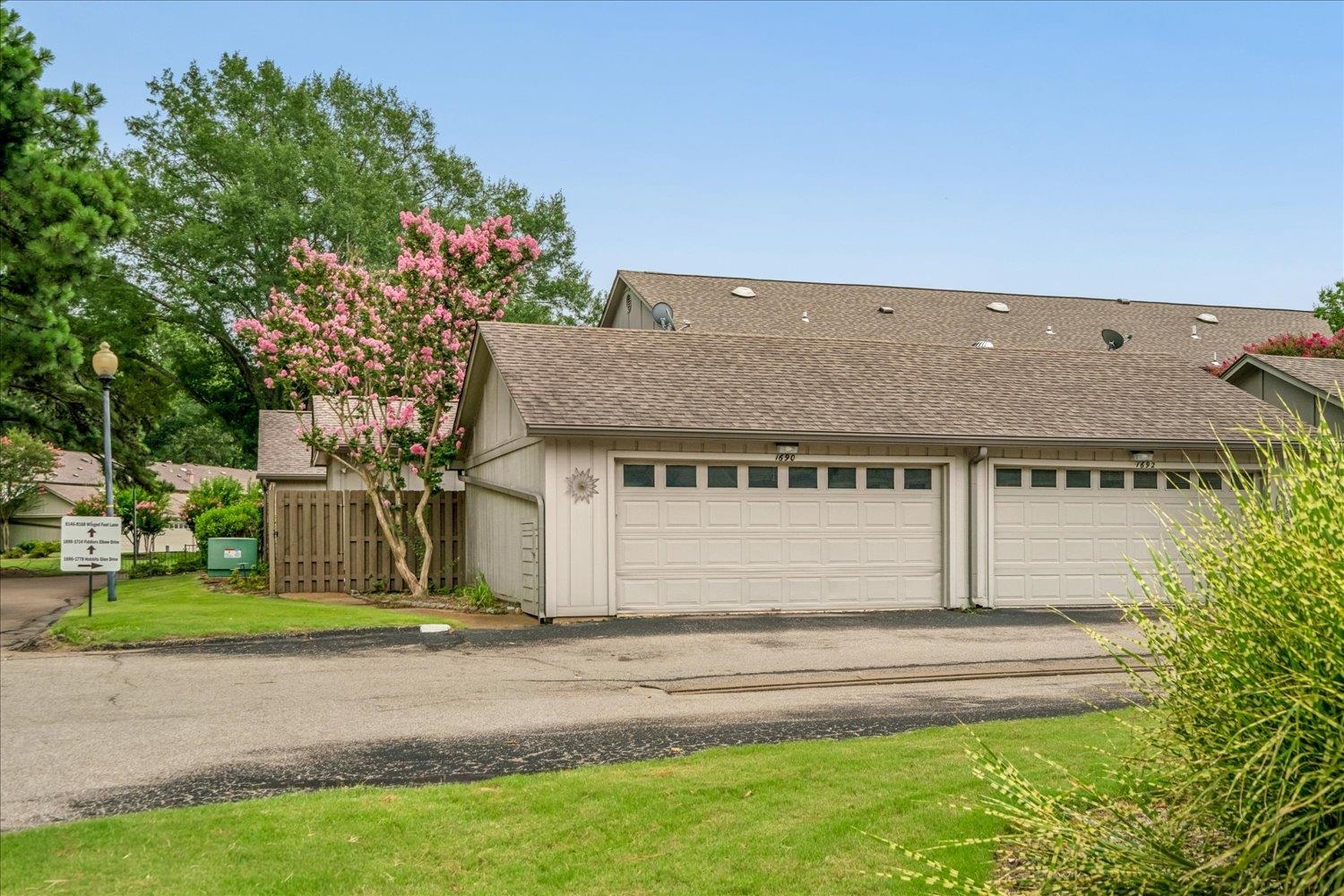 1690 Hobbits Glen Dr 29 Property Photo 22