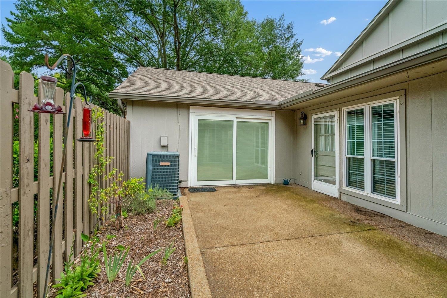 1690 Hobbits Glen Dr 29 Property Photo 24