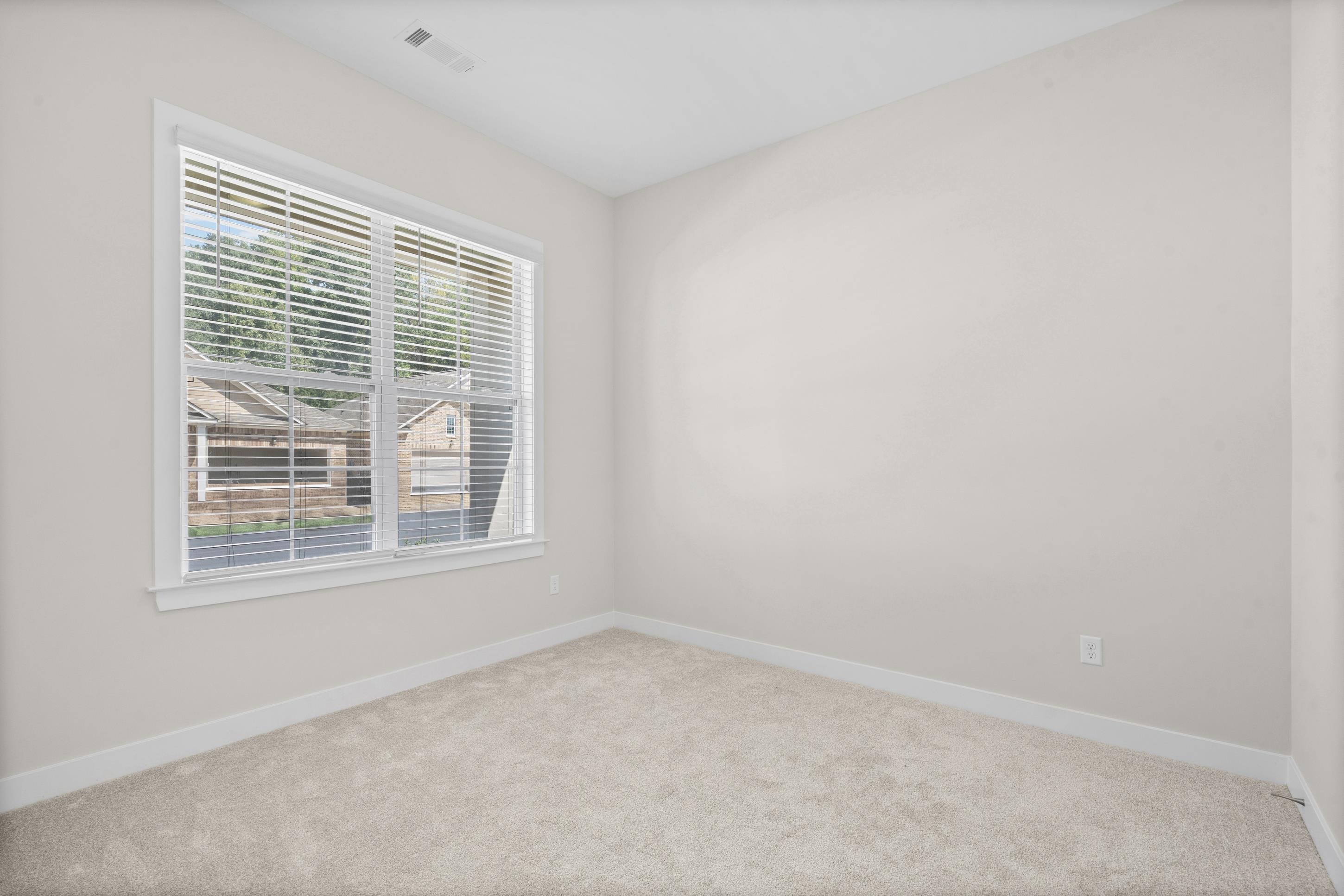 9915 Delphinium Dr N Property Photo 3