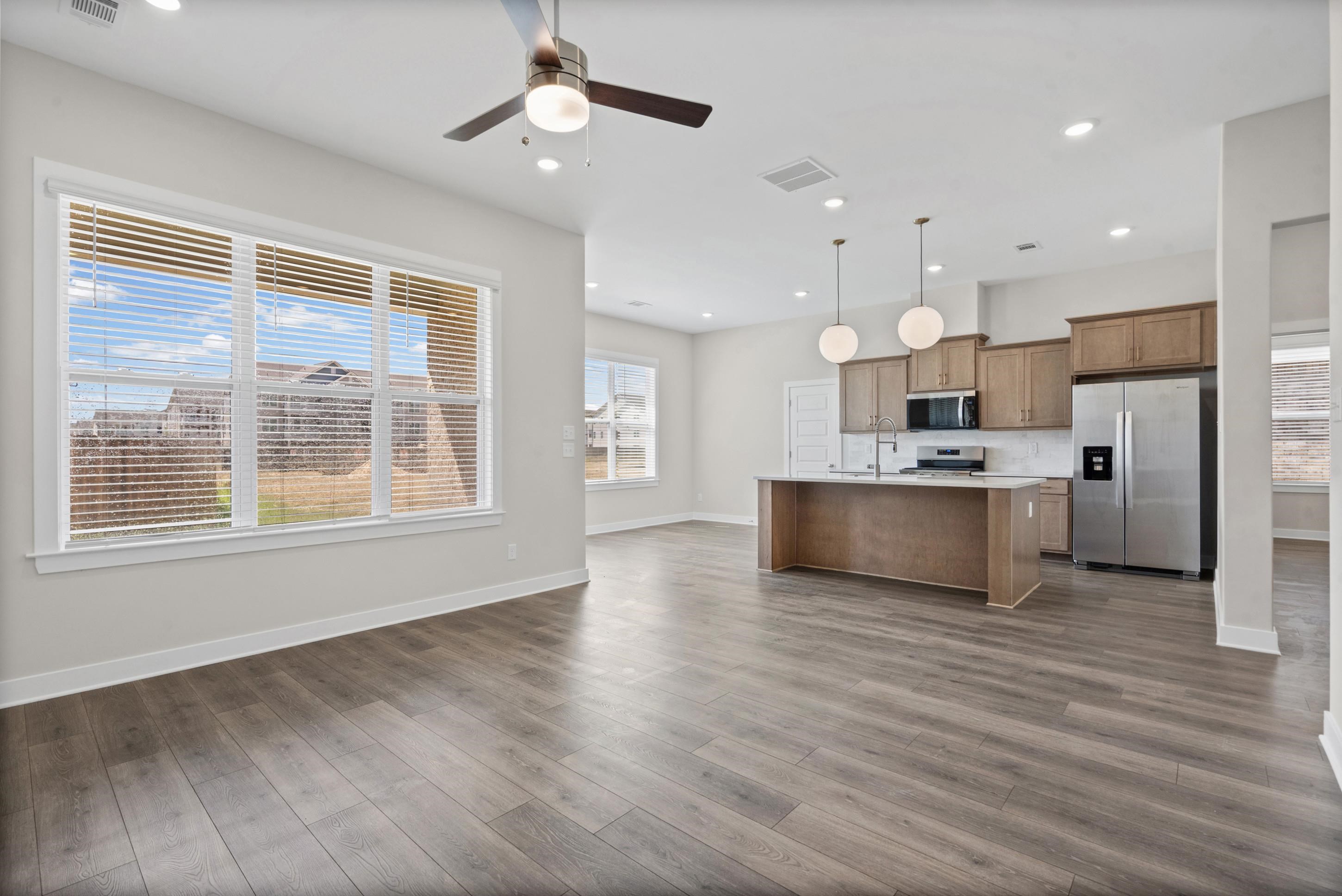 9915 Delphinium Dr N Property Photo 6