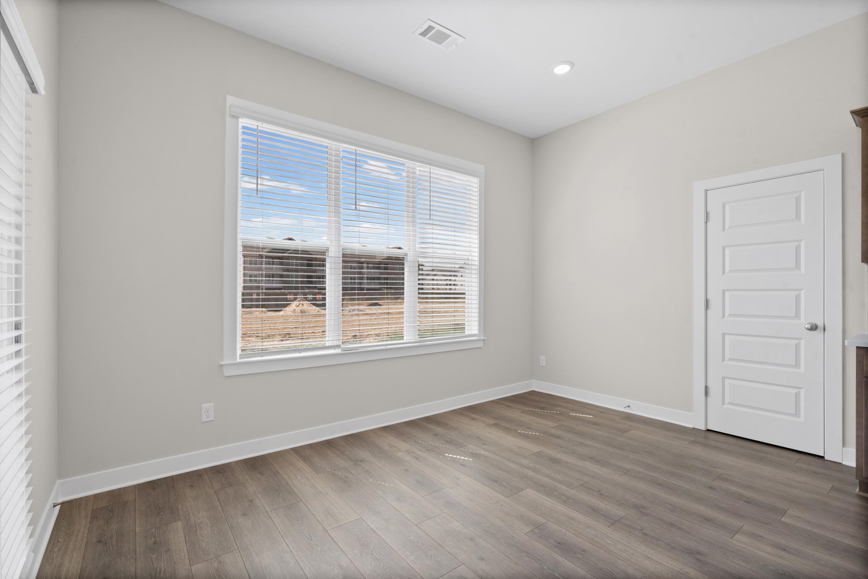 9915 Delphinium Dr N Property Photo 7