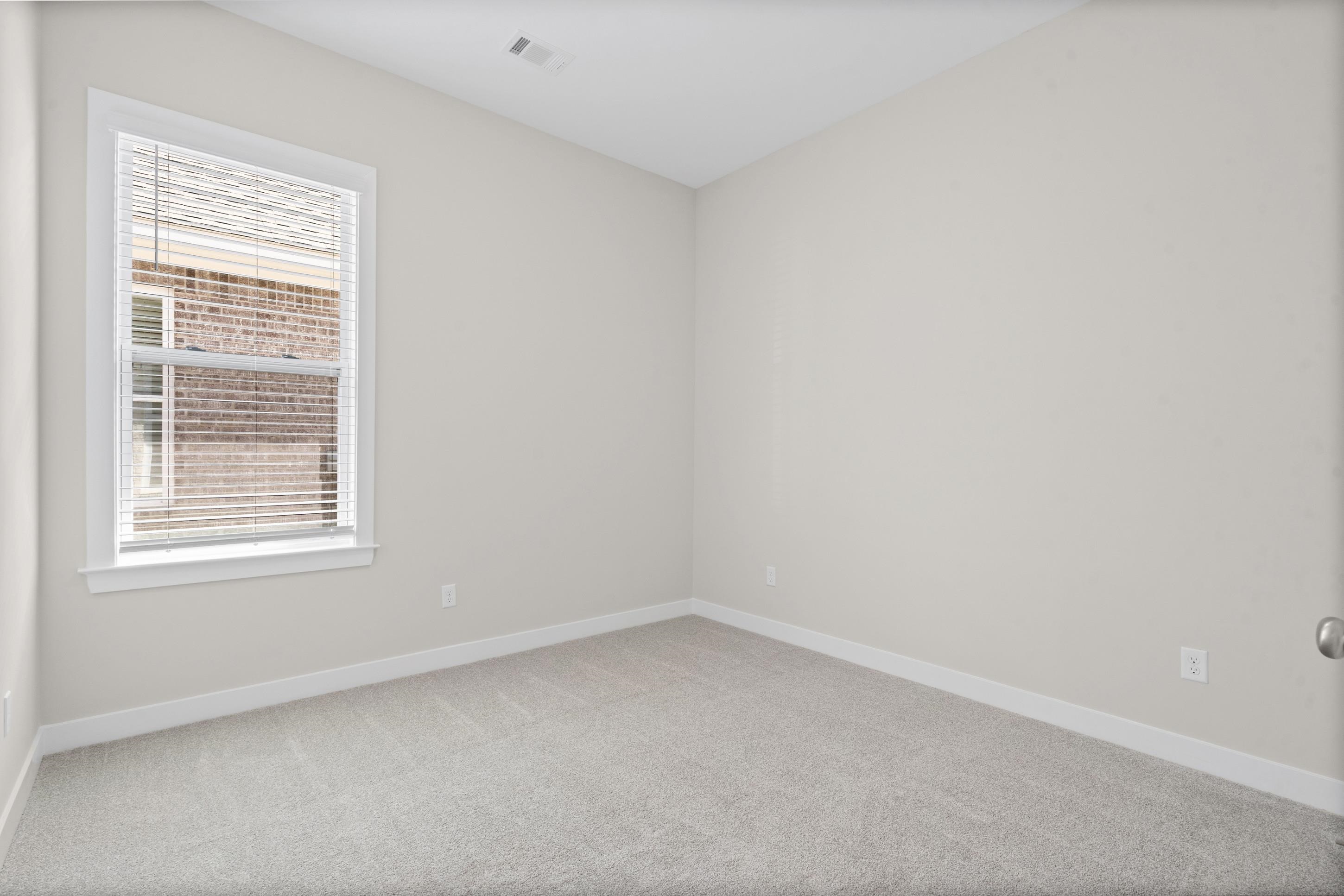 9915 Delphinium Dr N Property Photo 15