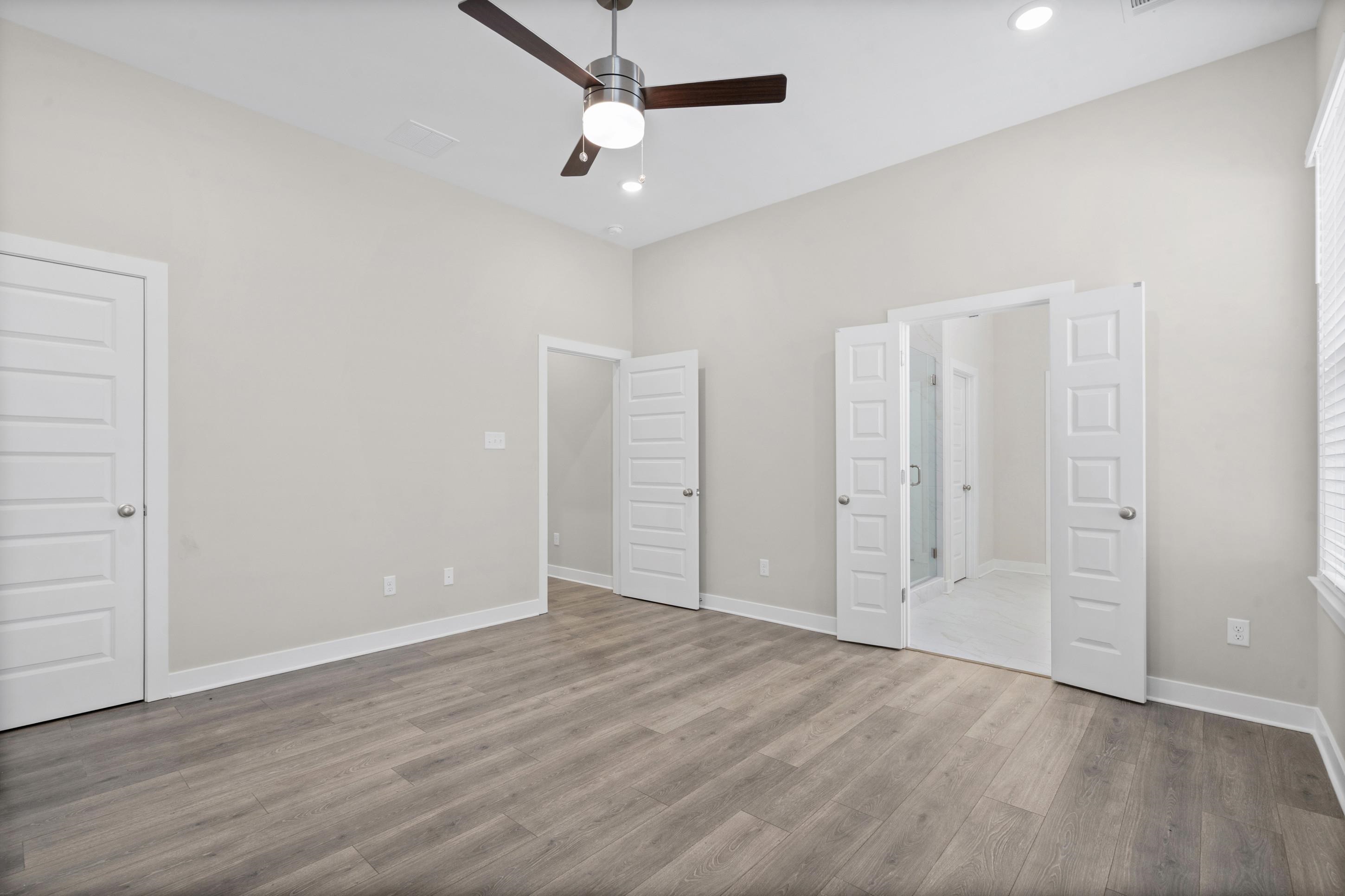 9915 Delphinium Dr N Property Photo 19