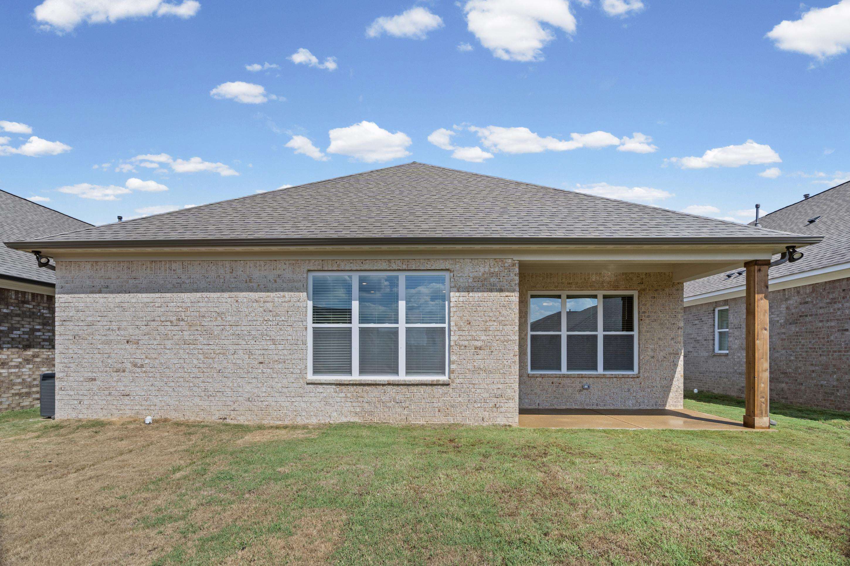 9915 Delphinium Dr N Property Photo 23