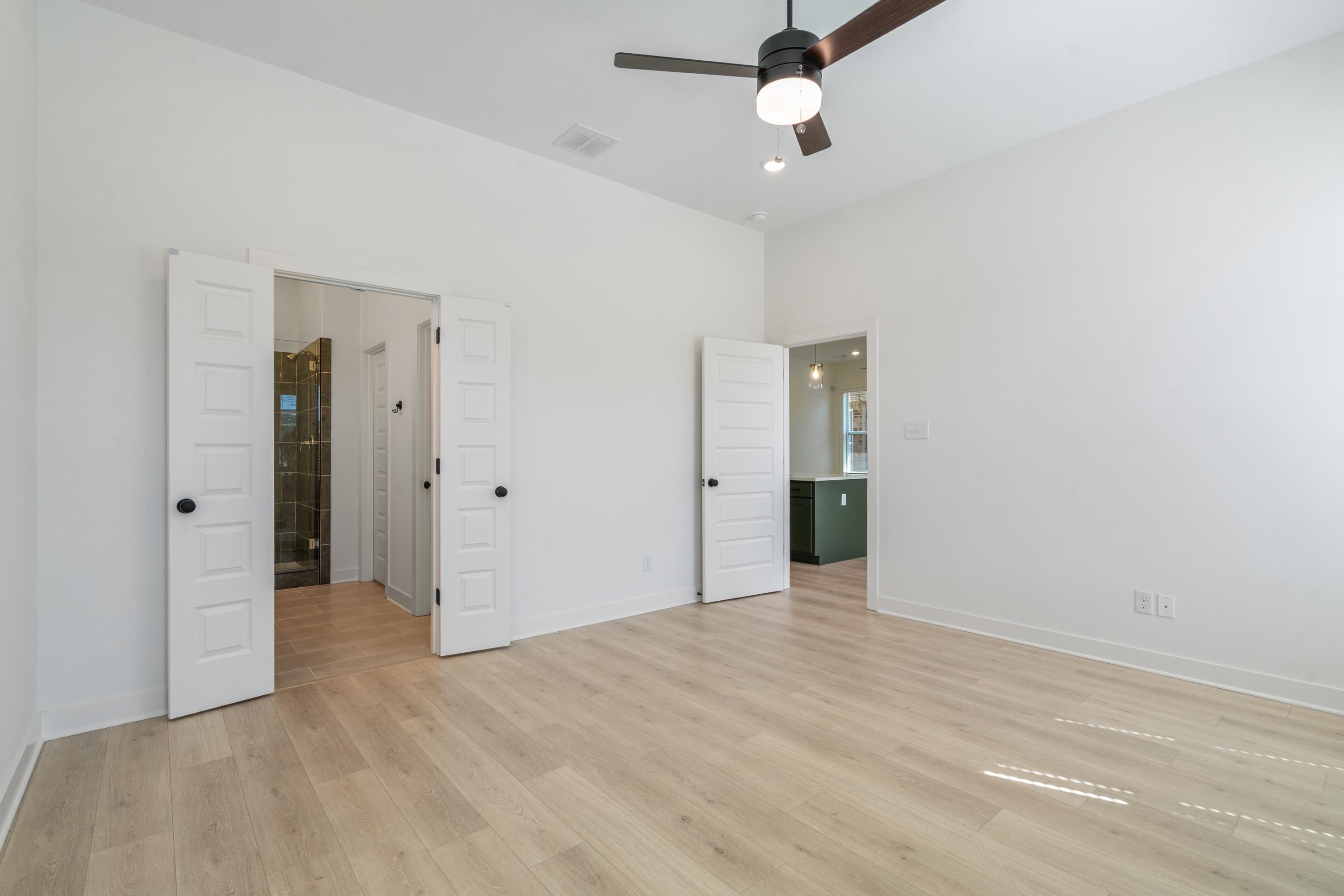 9919 Delphinium Dr N Property Photo 11