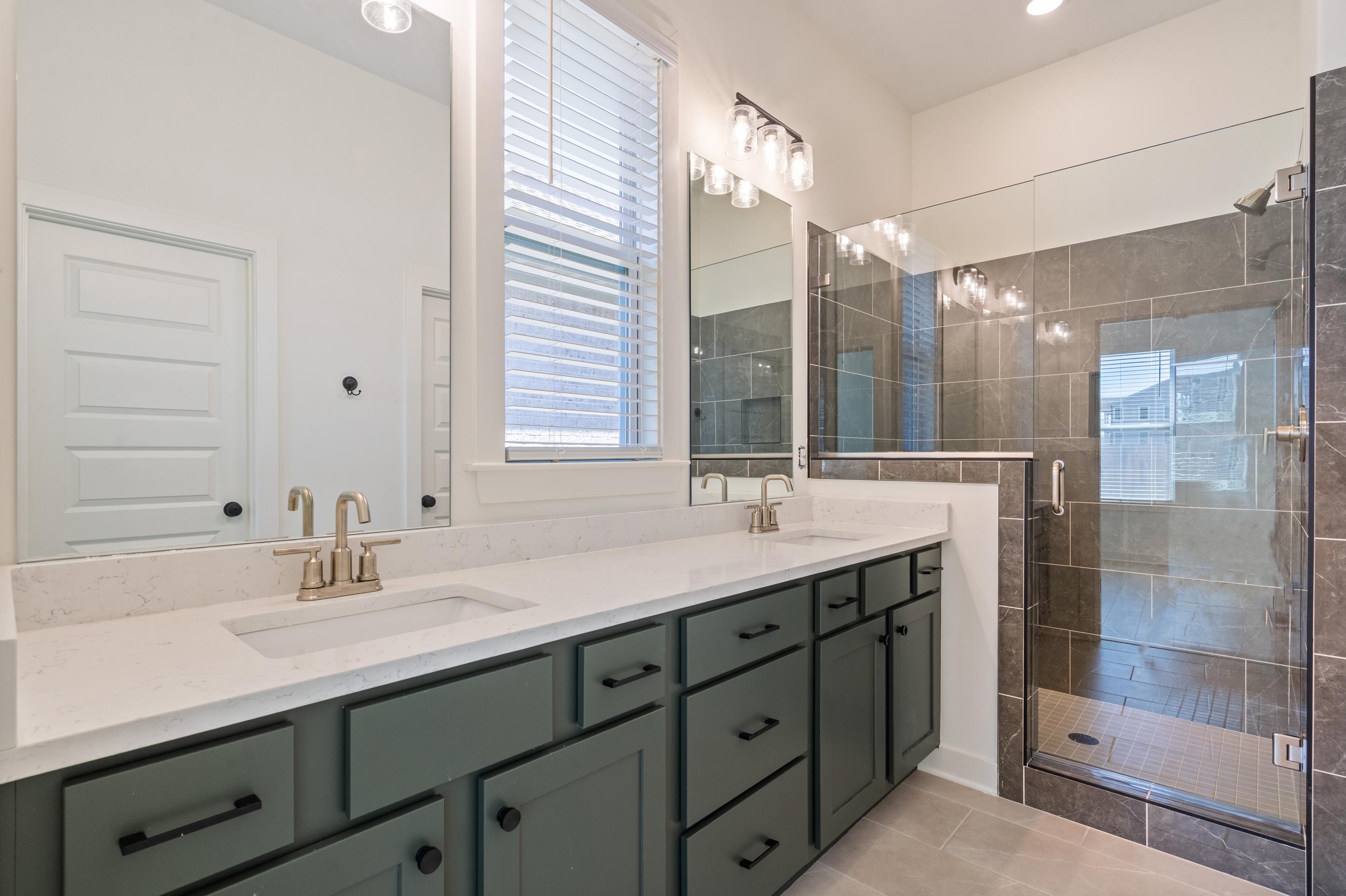 9919 Delphinium Dr N Property Photo 12
