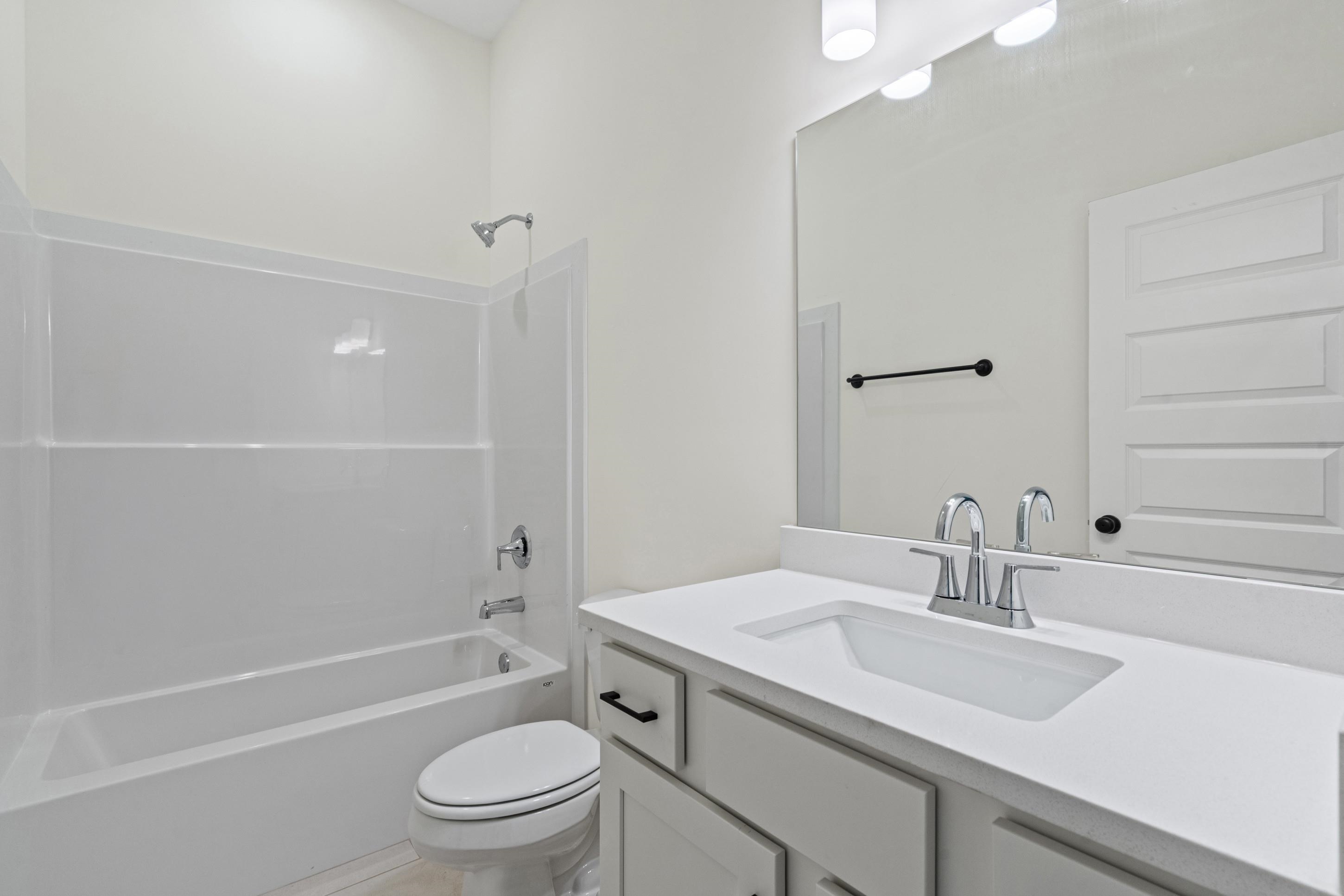 9919 Delphinium Dr N Property Photo 13