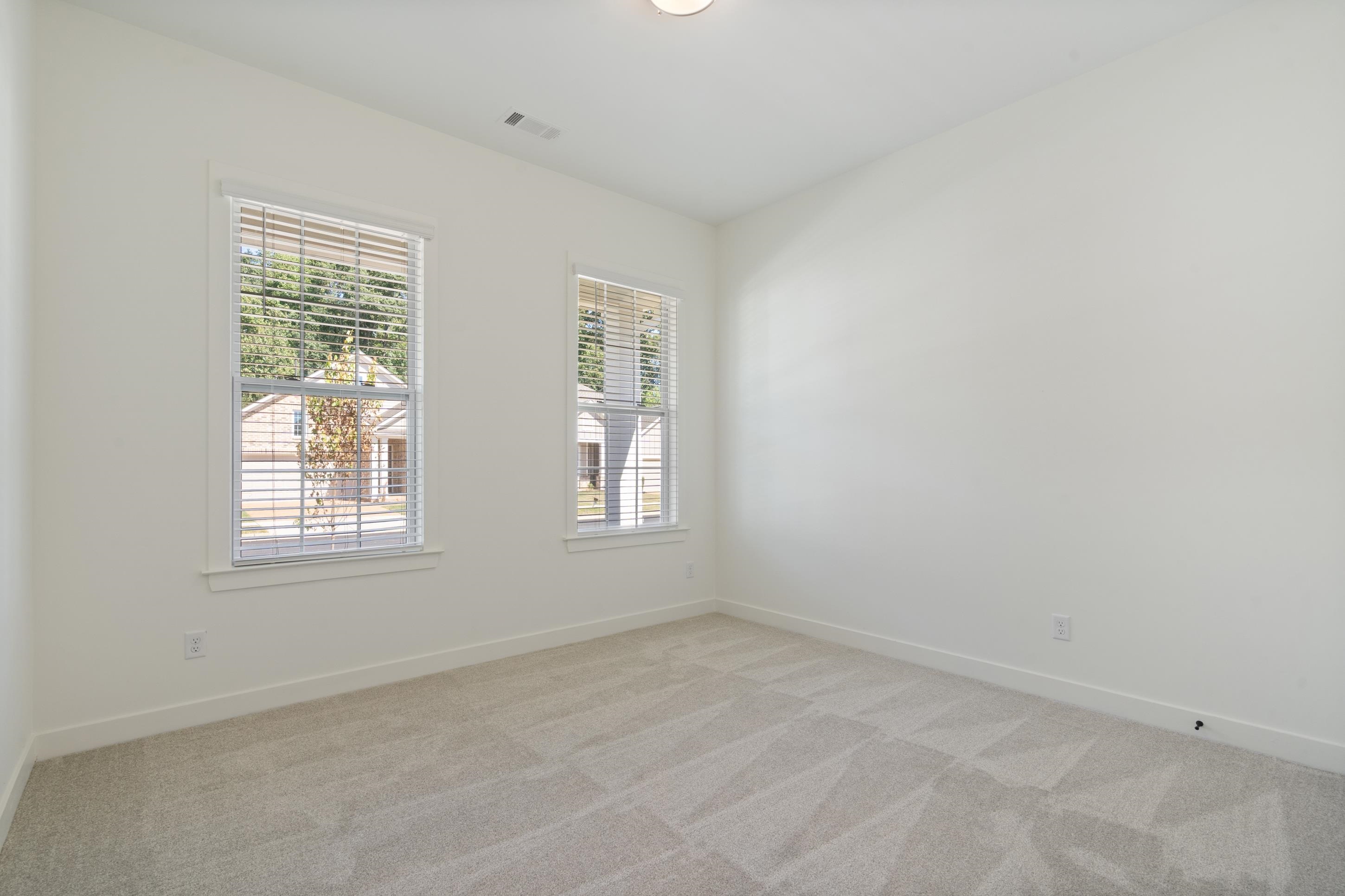9919 Delphinium Dr N Property Photo 13