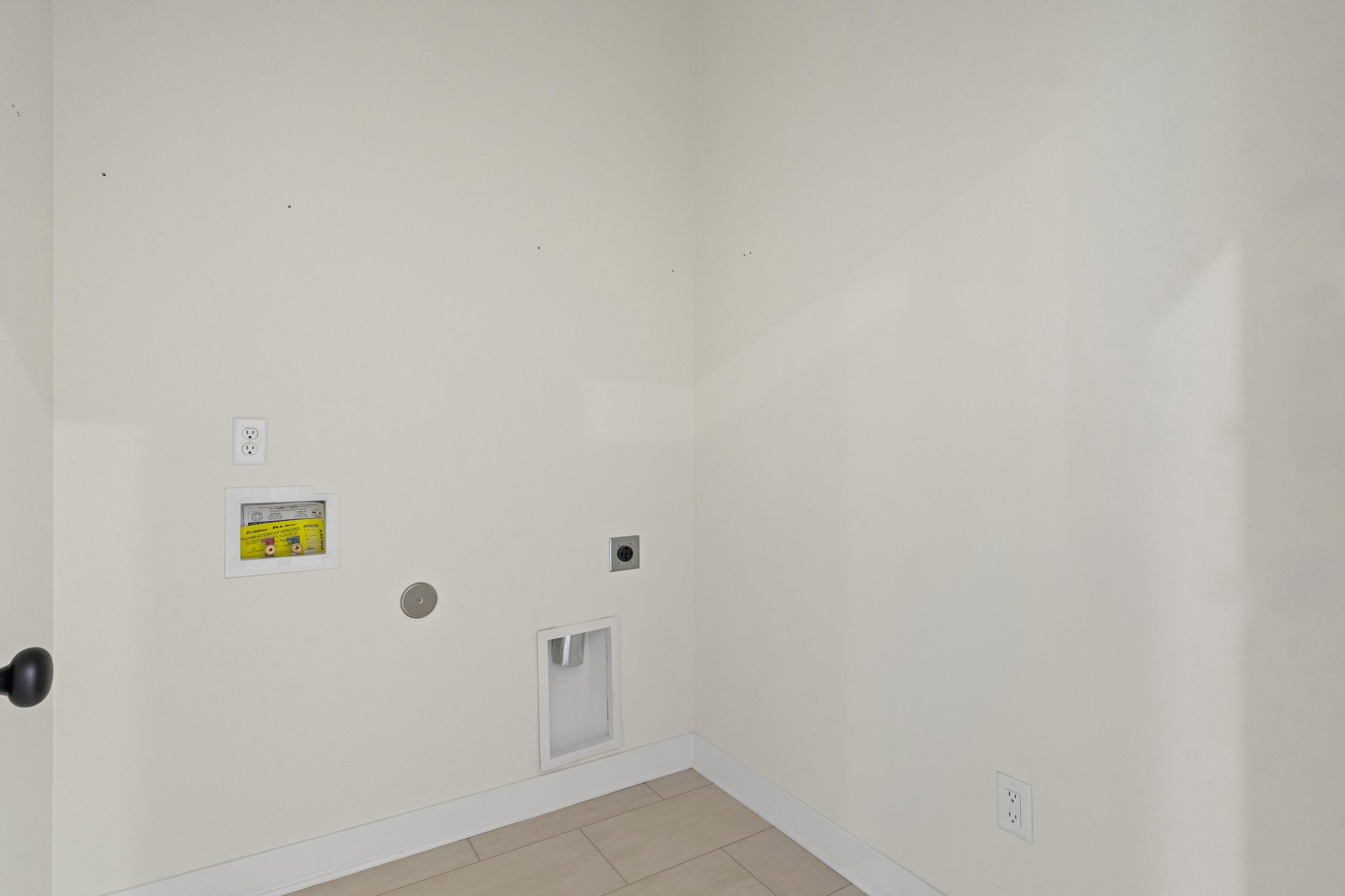 9919 Delphinium Dr N Property Photo 15