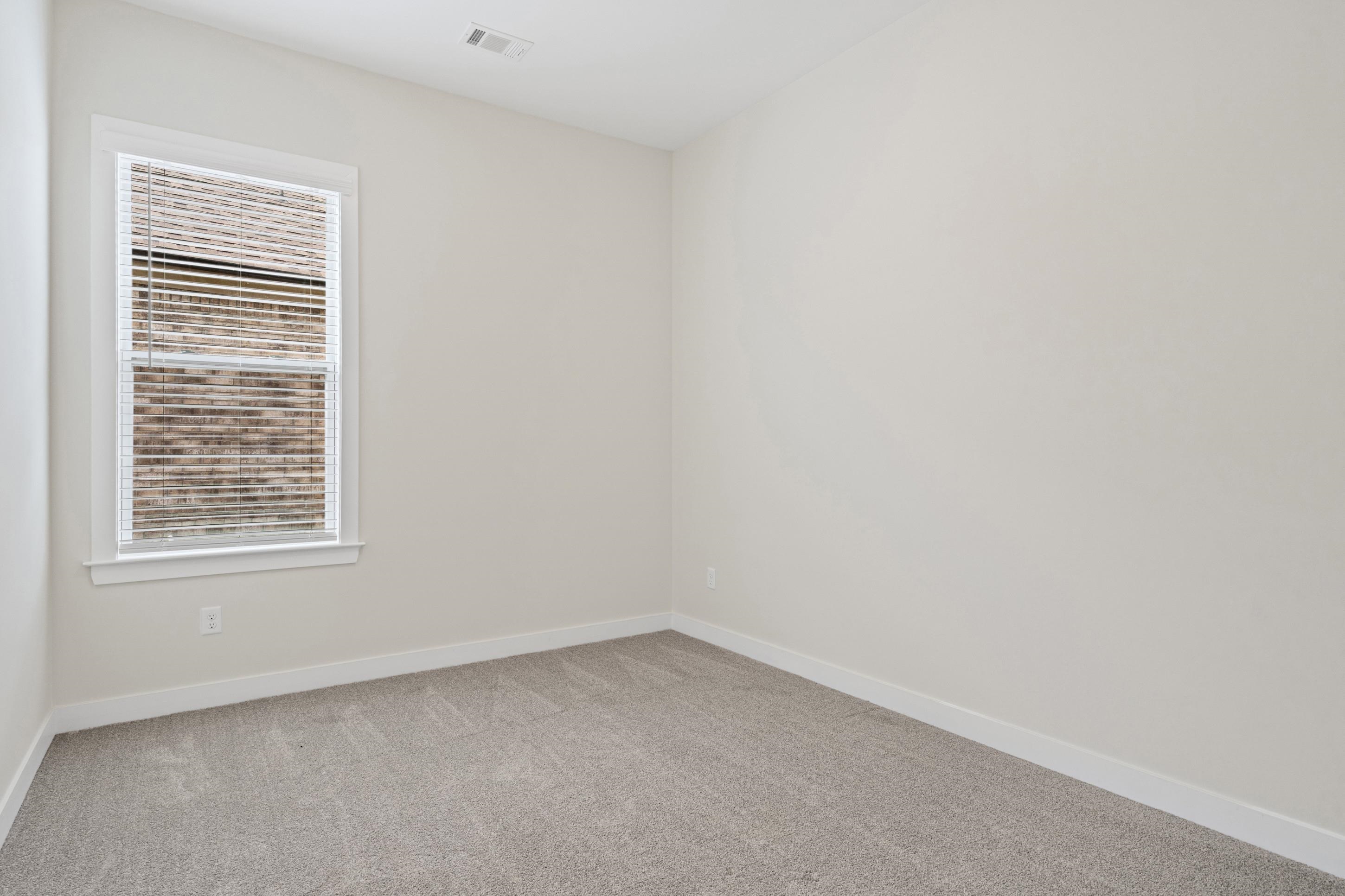 9919 Delphinium Dr N Property Photo 16