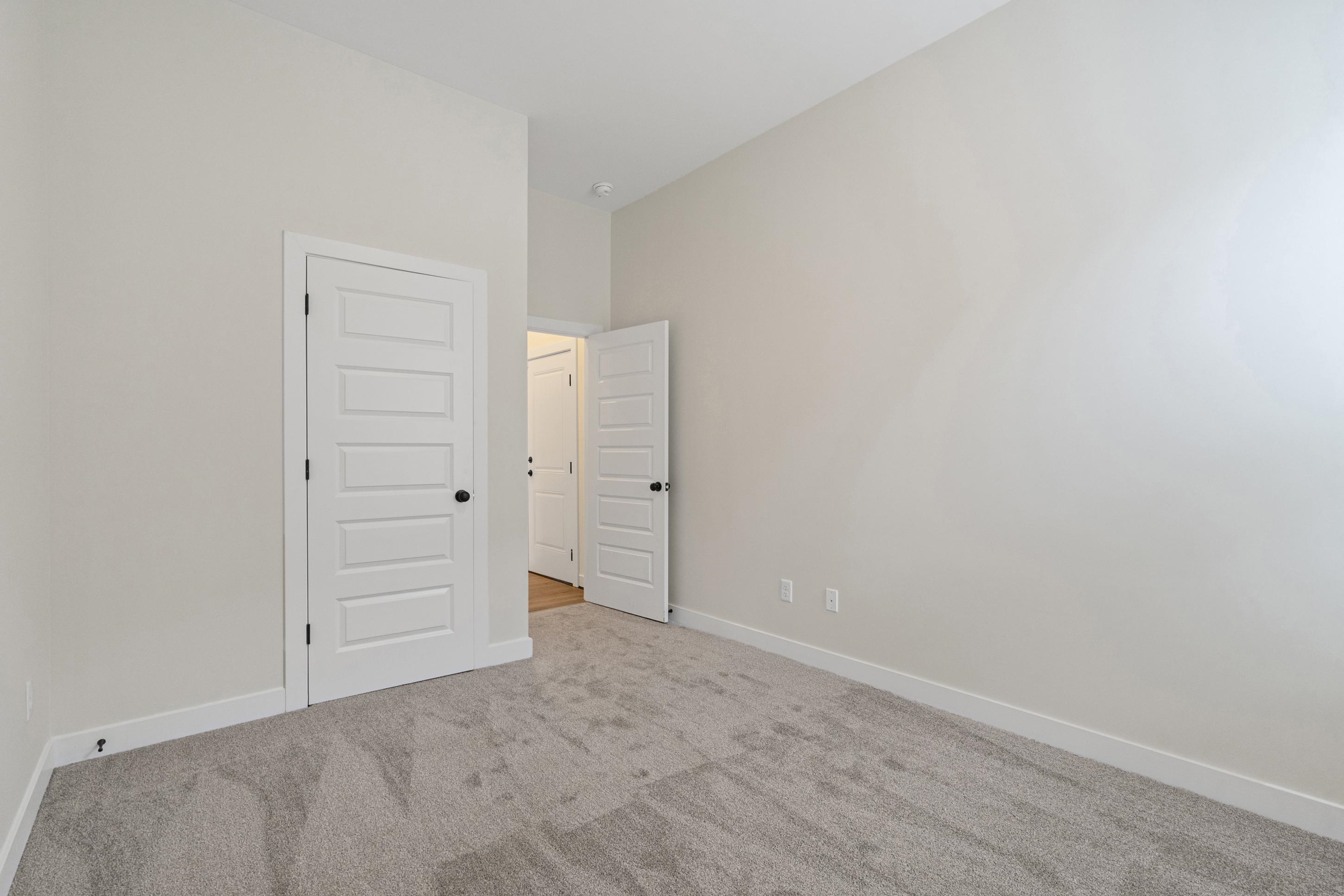 9919 Delphinium Dr N Property Photo 17
