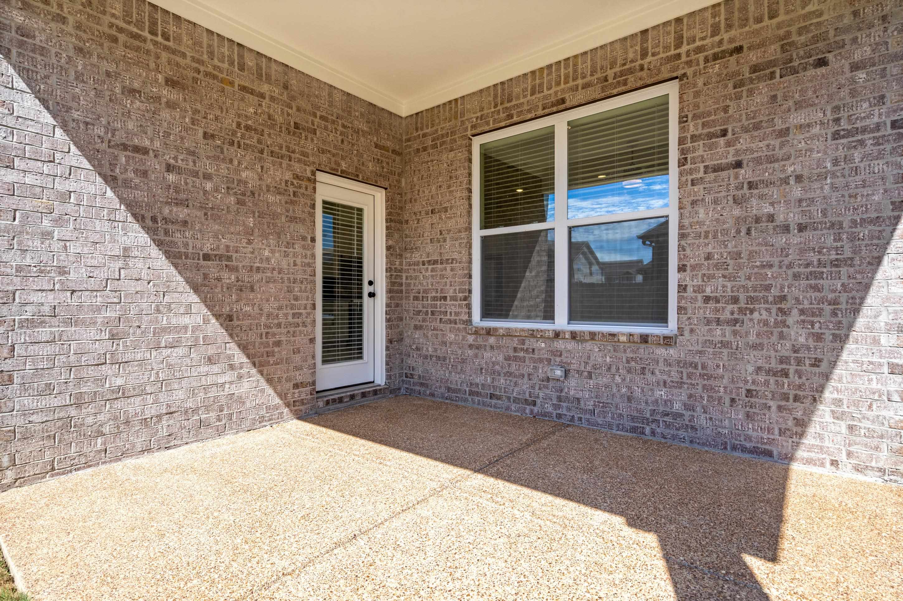 9919 Delphinium Dr N Property Photo 22