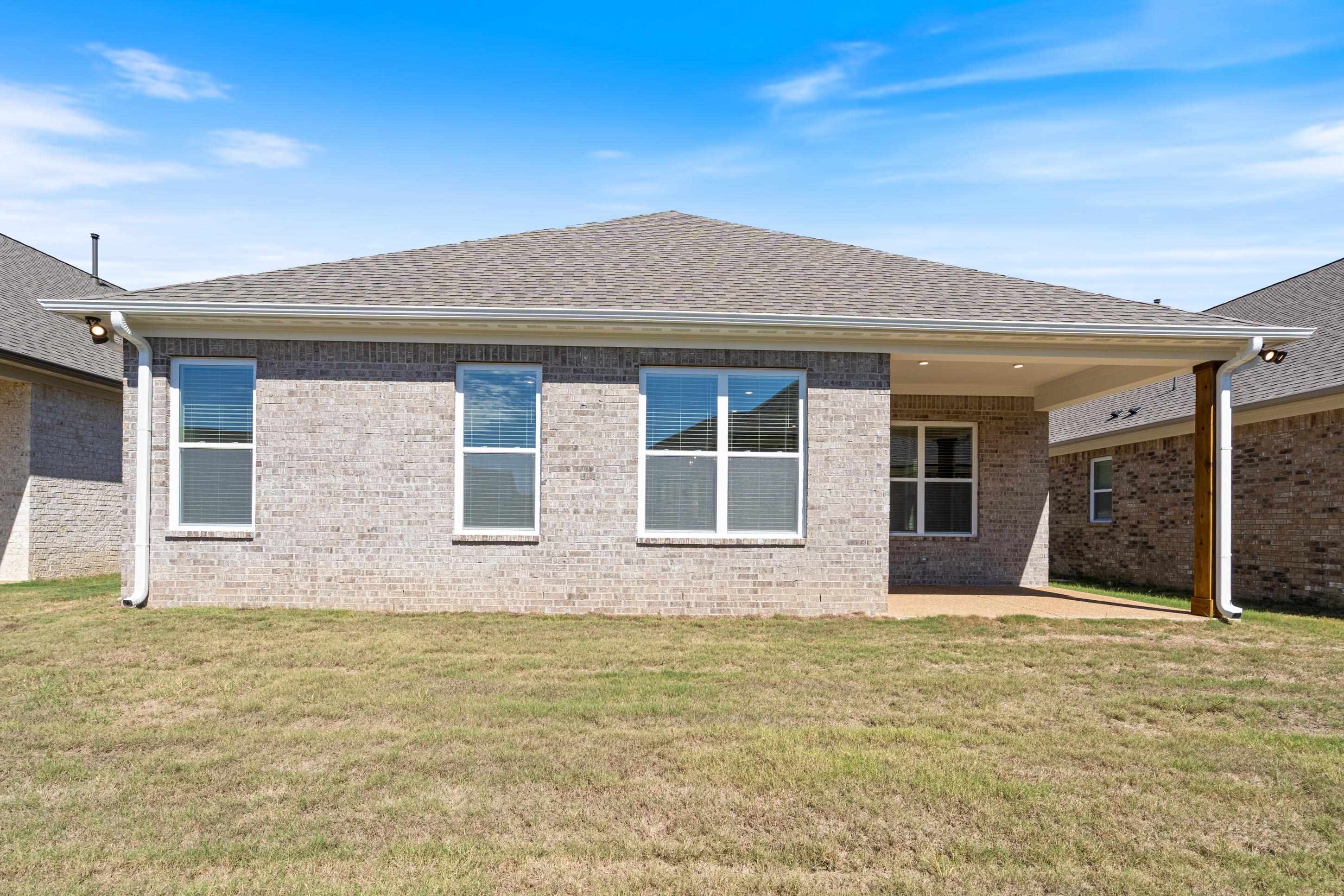 9919 Delphinium Dr N Property Photo 23