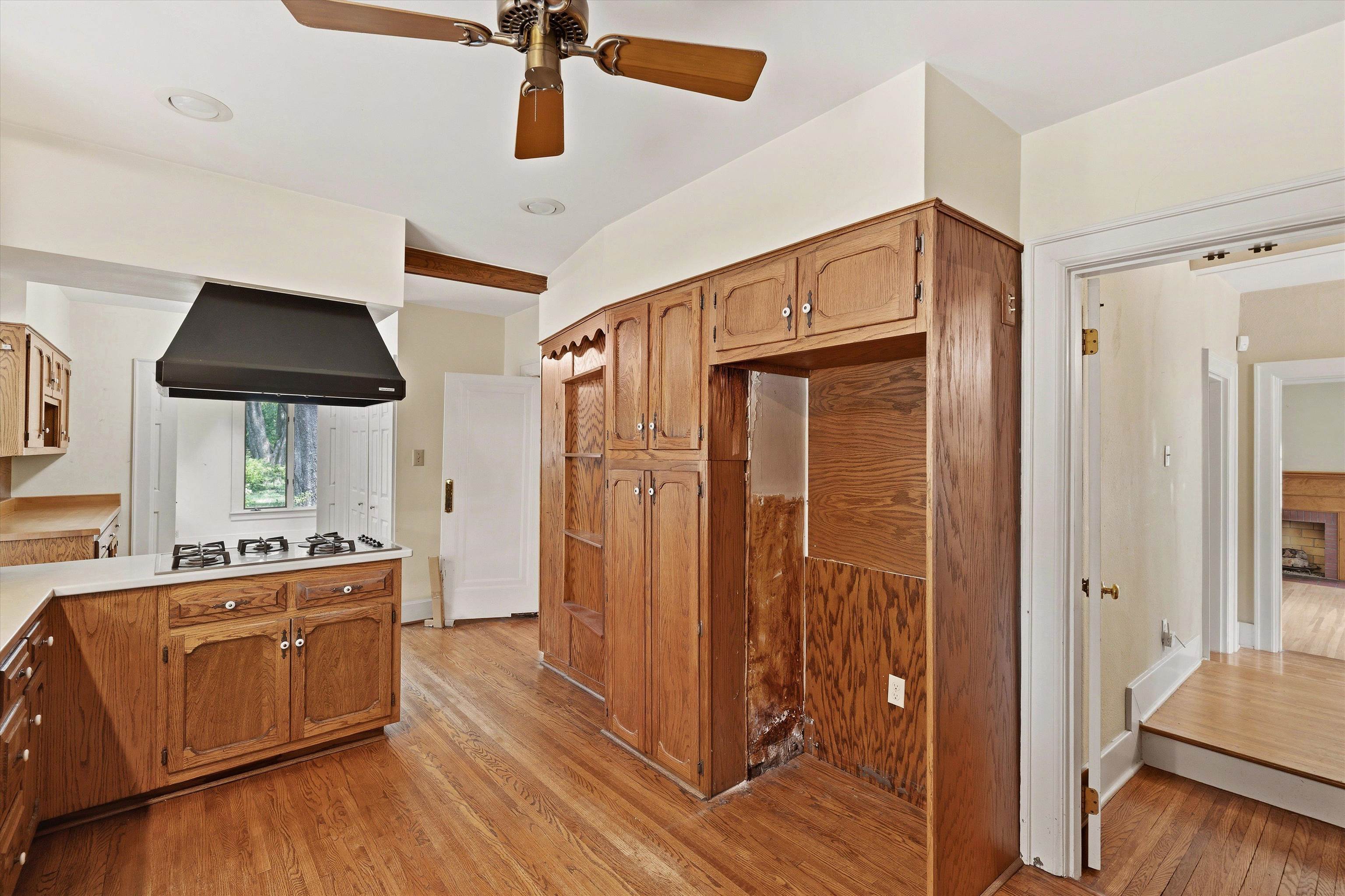 2816 Central Ave Property Photo 5