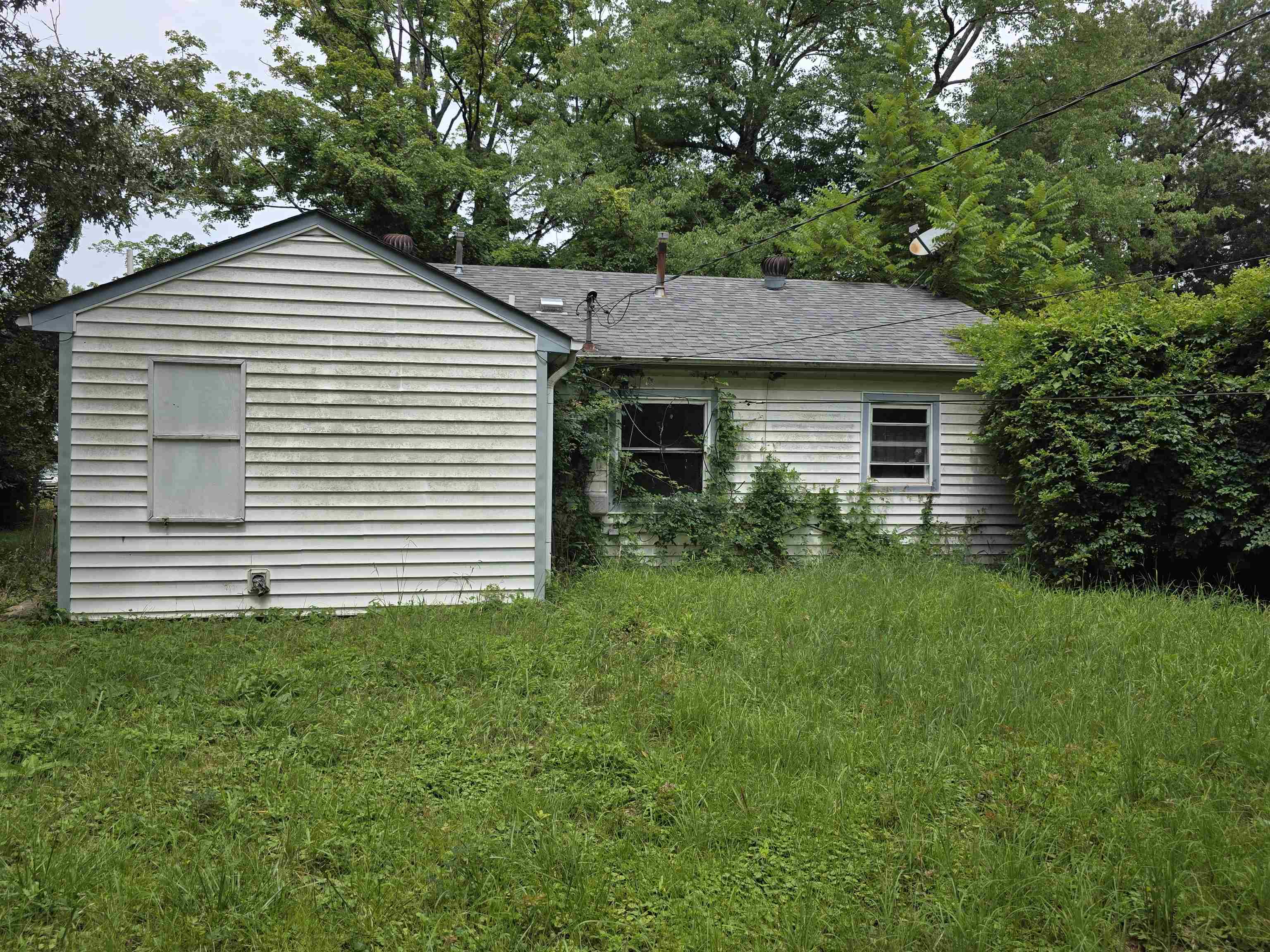 3296 Madewell Dr Property Photo 2