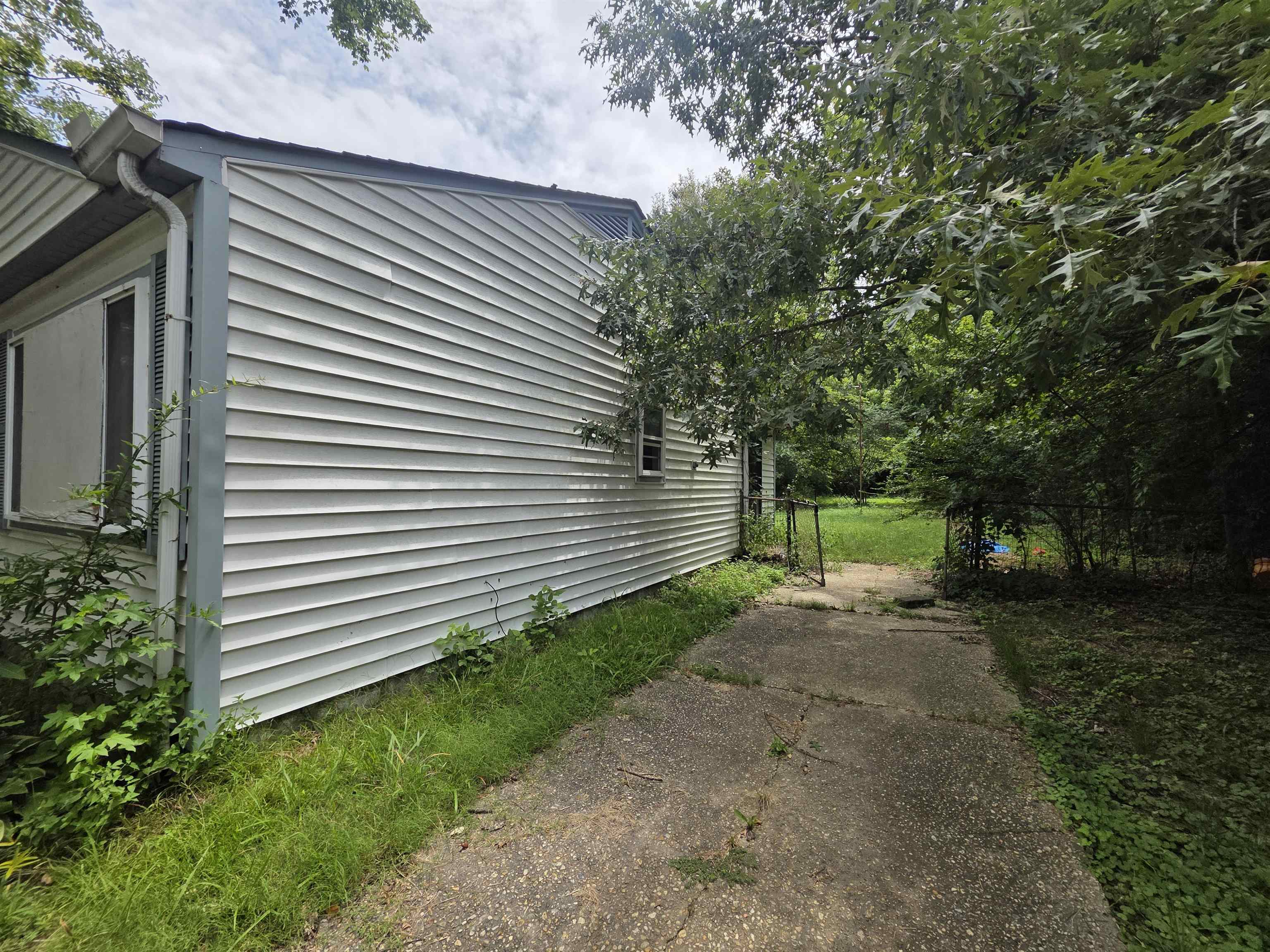 3296 Madewell Dr Property Photo 3