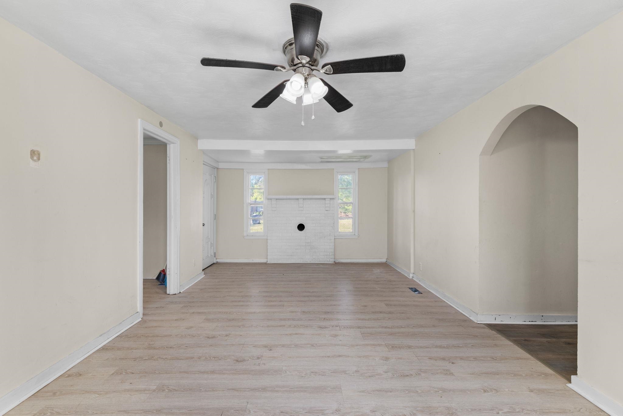 1007 Hatchie St Property Photo 4