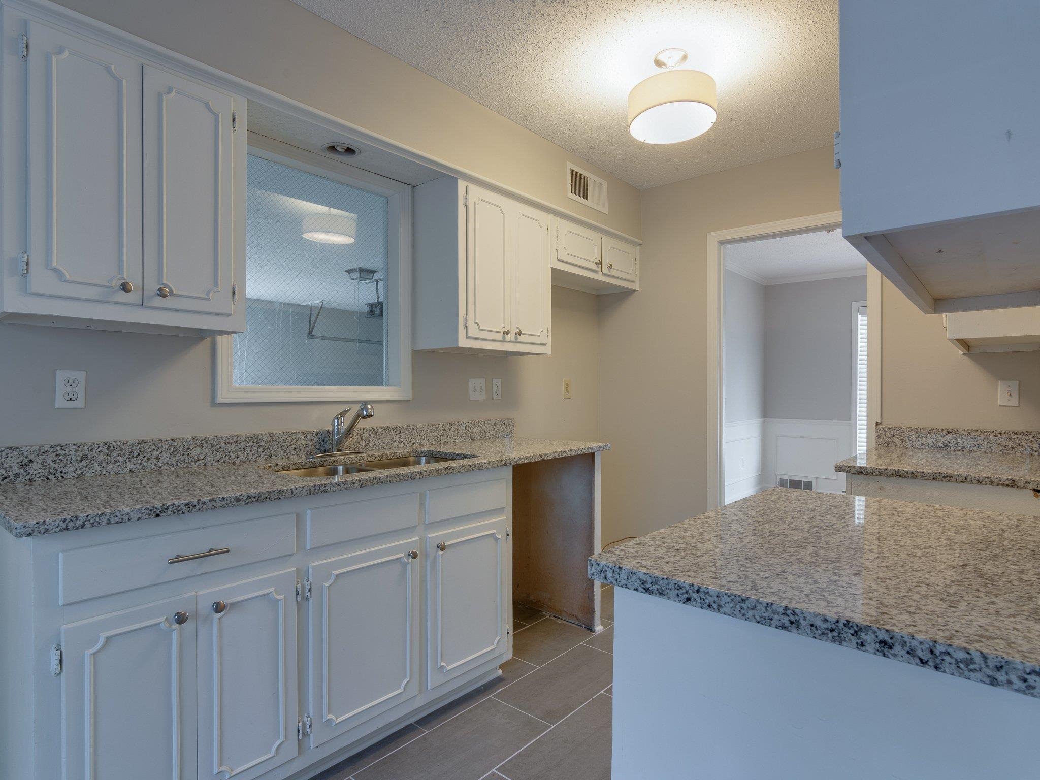 2454 Ayrshire Cv Property Photo 6