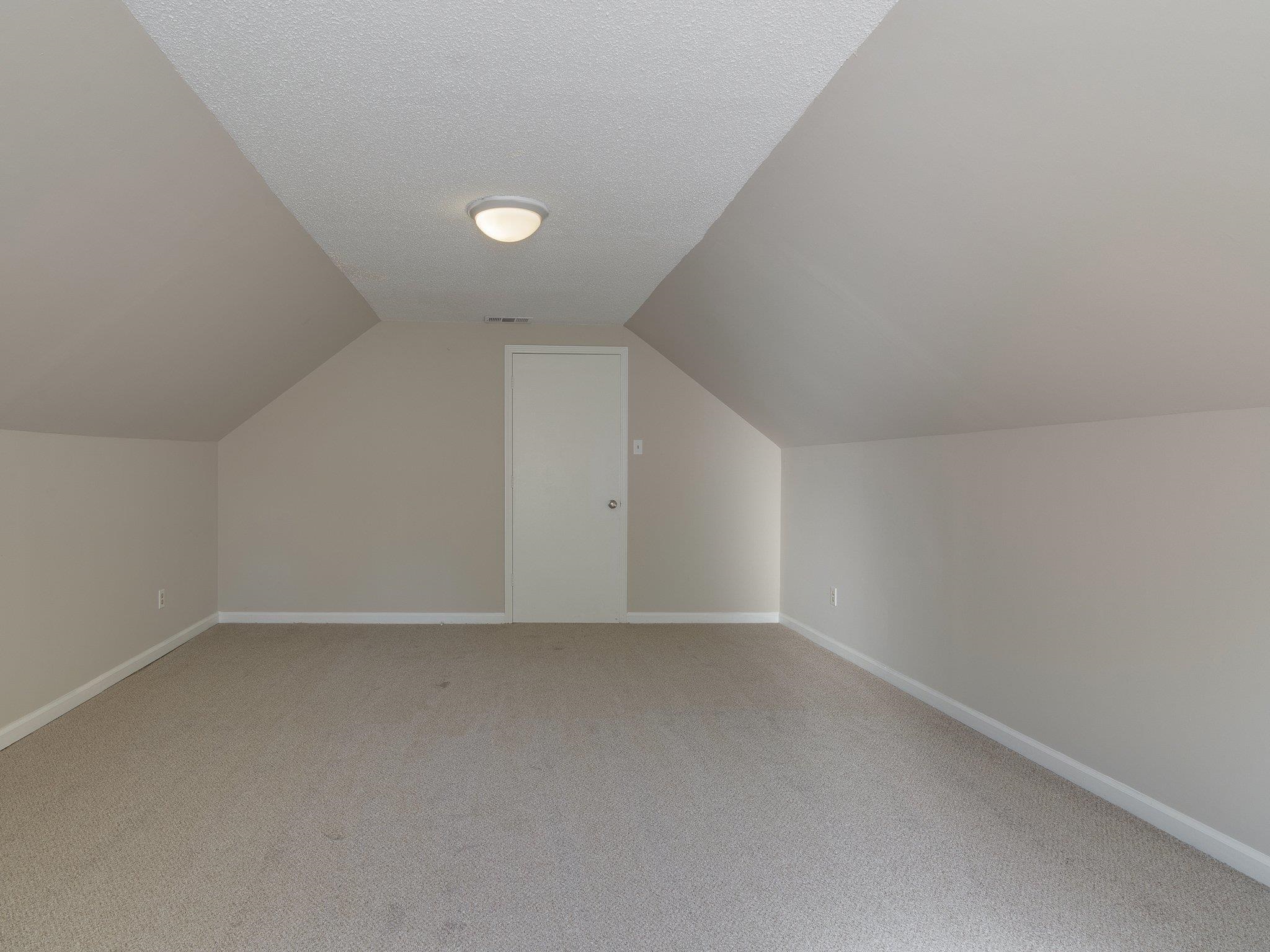 2454 Ayrshire Cv Property Photo 15