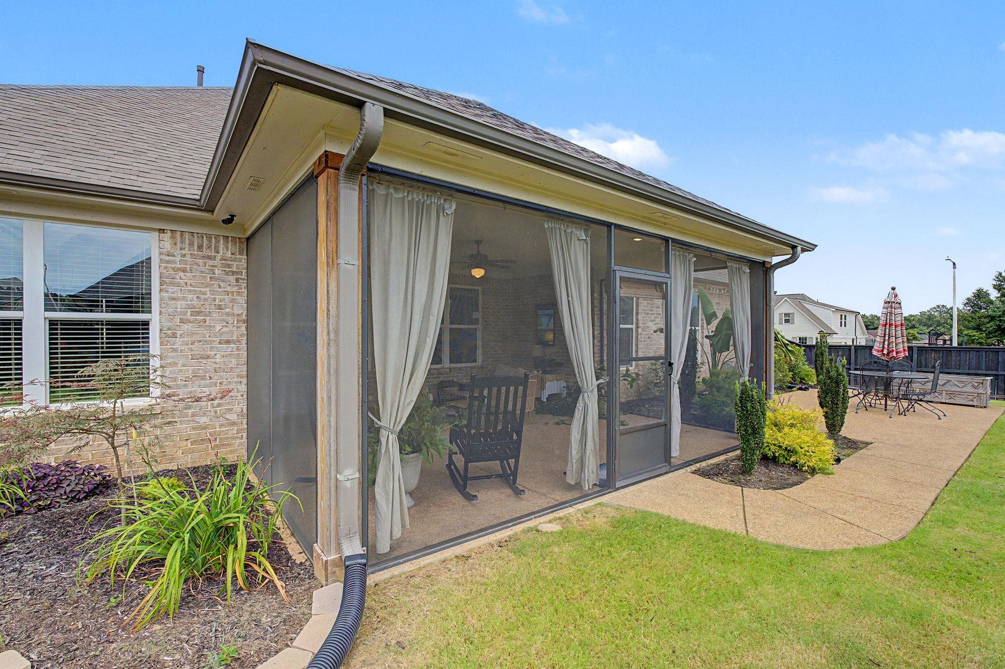 6425 Sallows Cv Property Photo 33