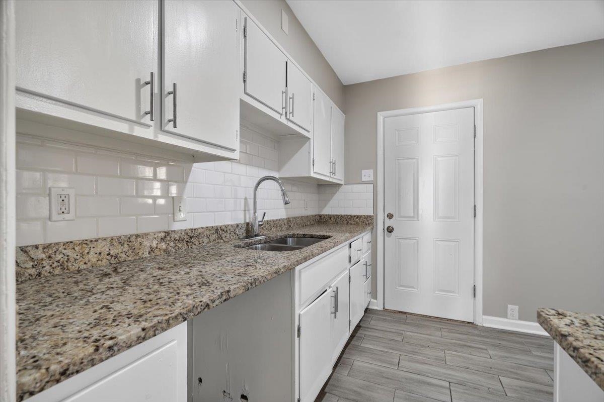 1692 Cornelia Dr Property Photo 17