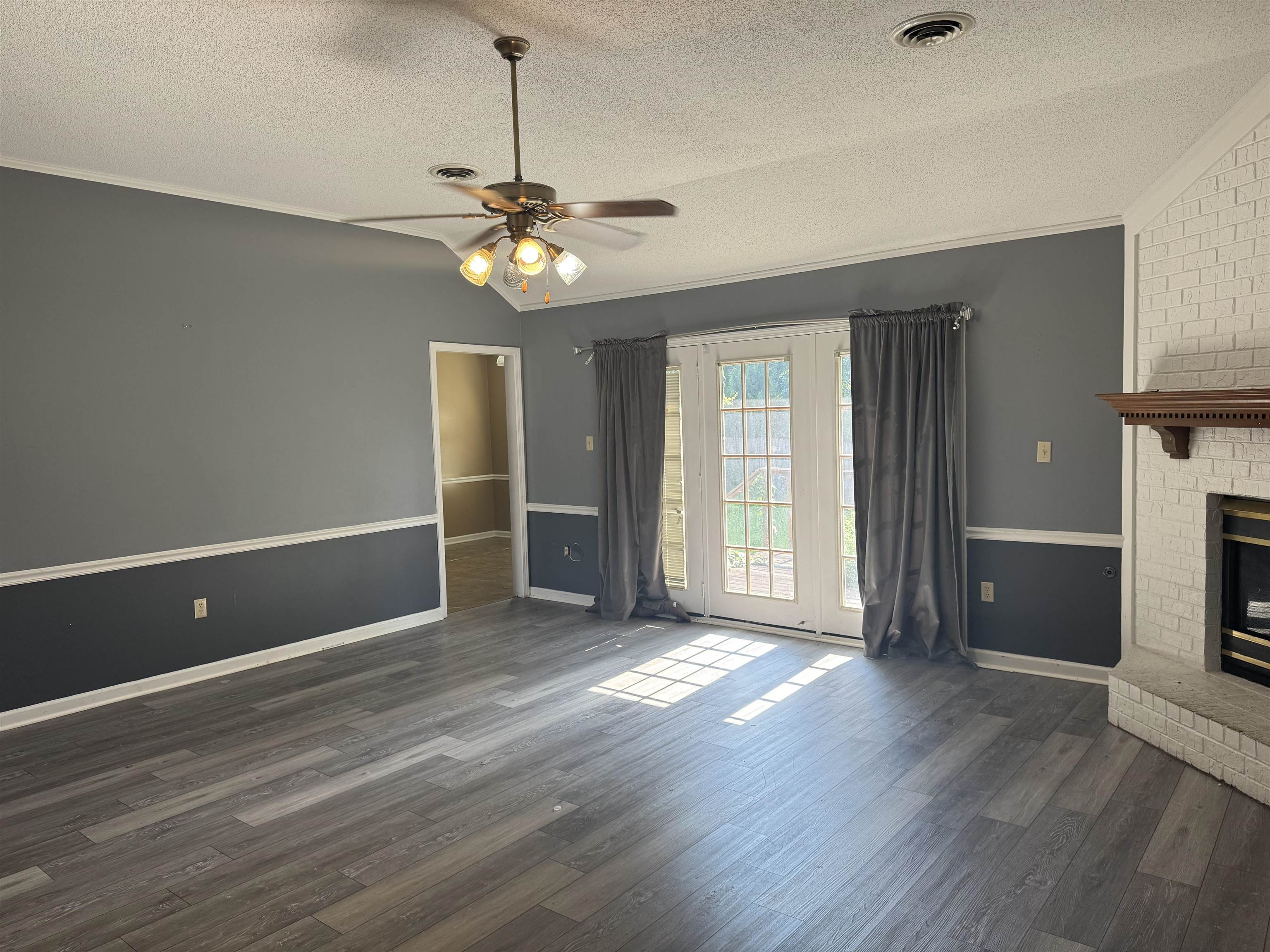 4393 Manor Brier Dr Property Photo 8