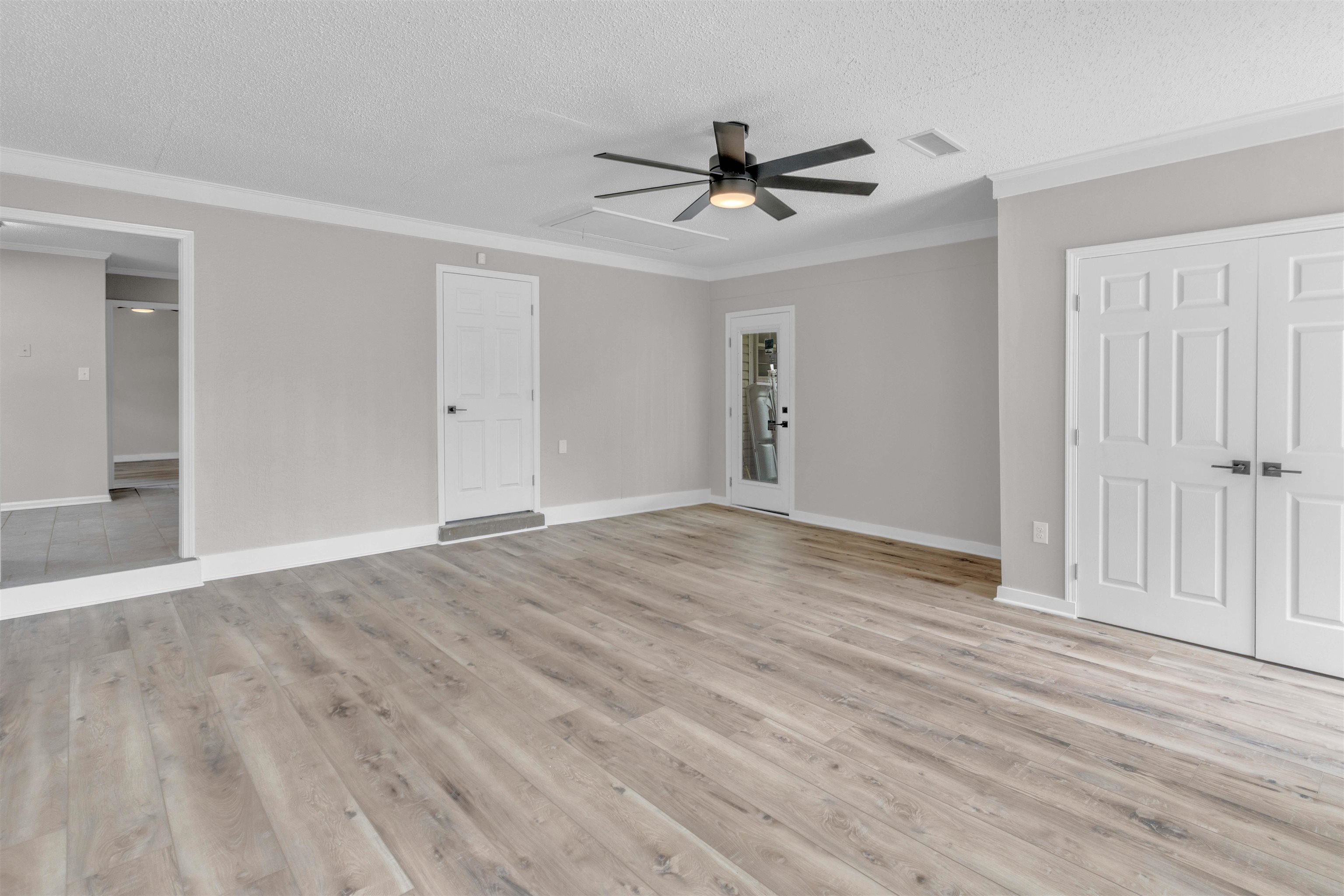 7078 Tulip Trail Dr Property Photo 13