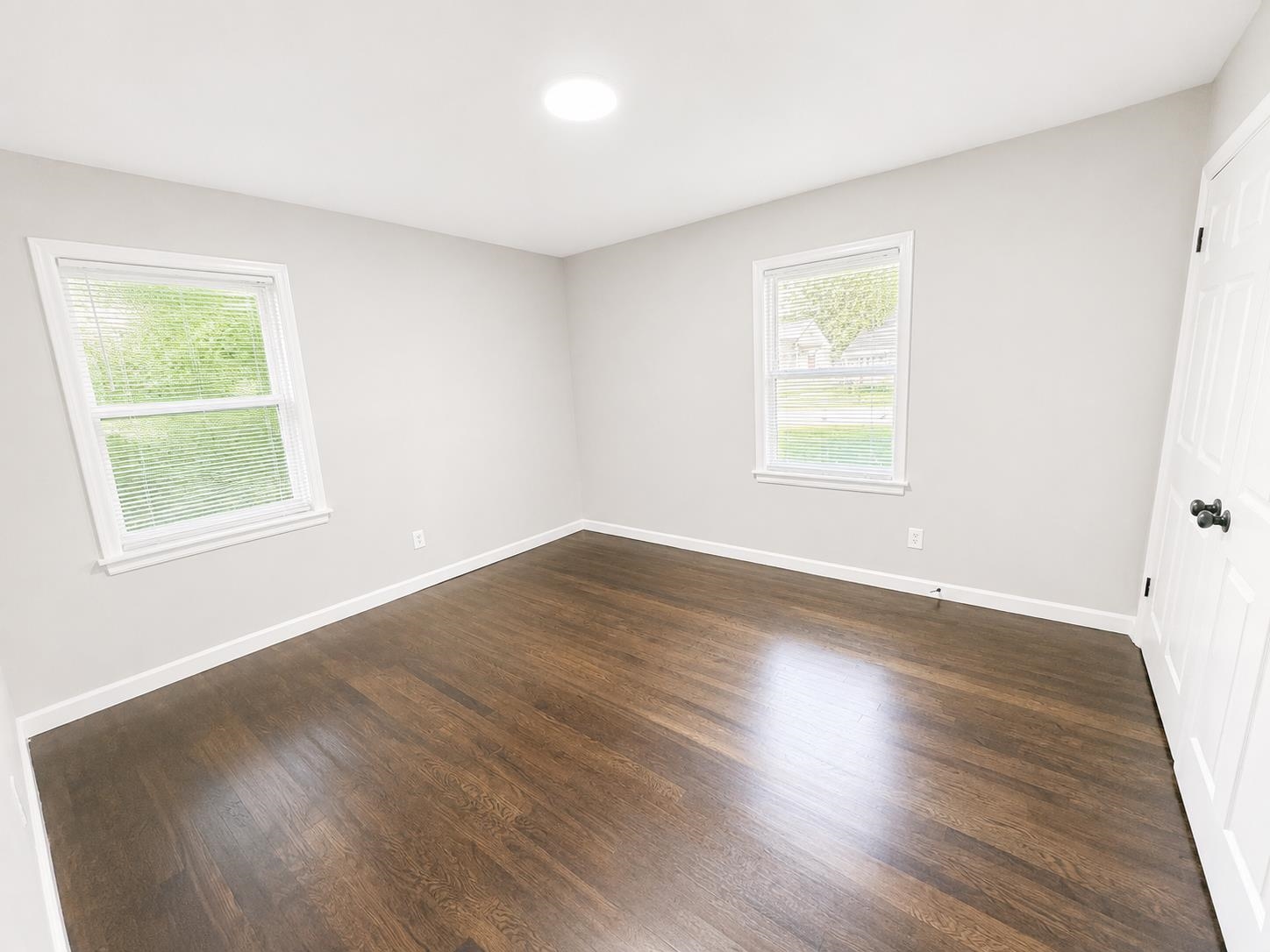 3587 Hallbrook St Property Photo 12