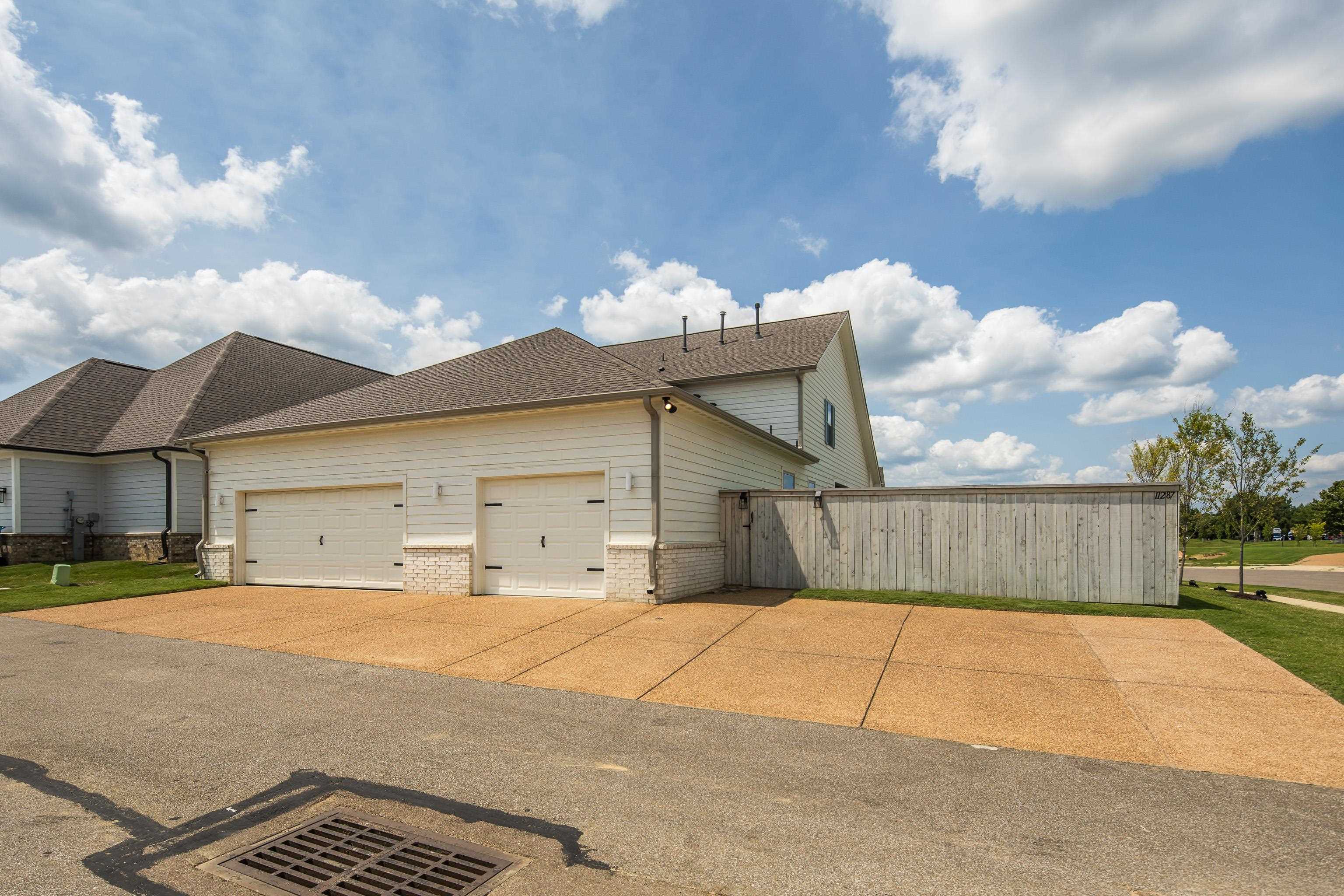 11287 Ardsley Dr N Property Photo 34